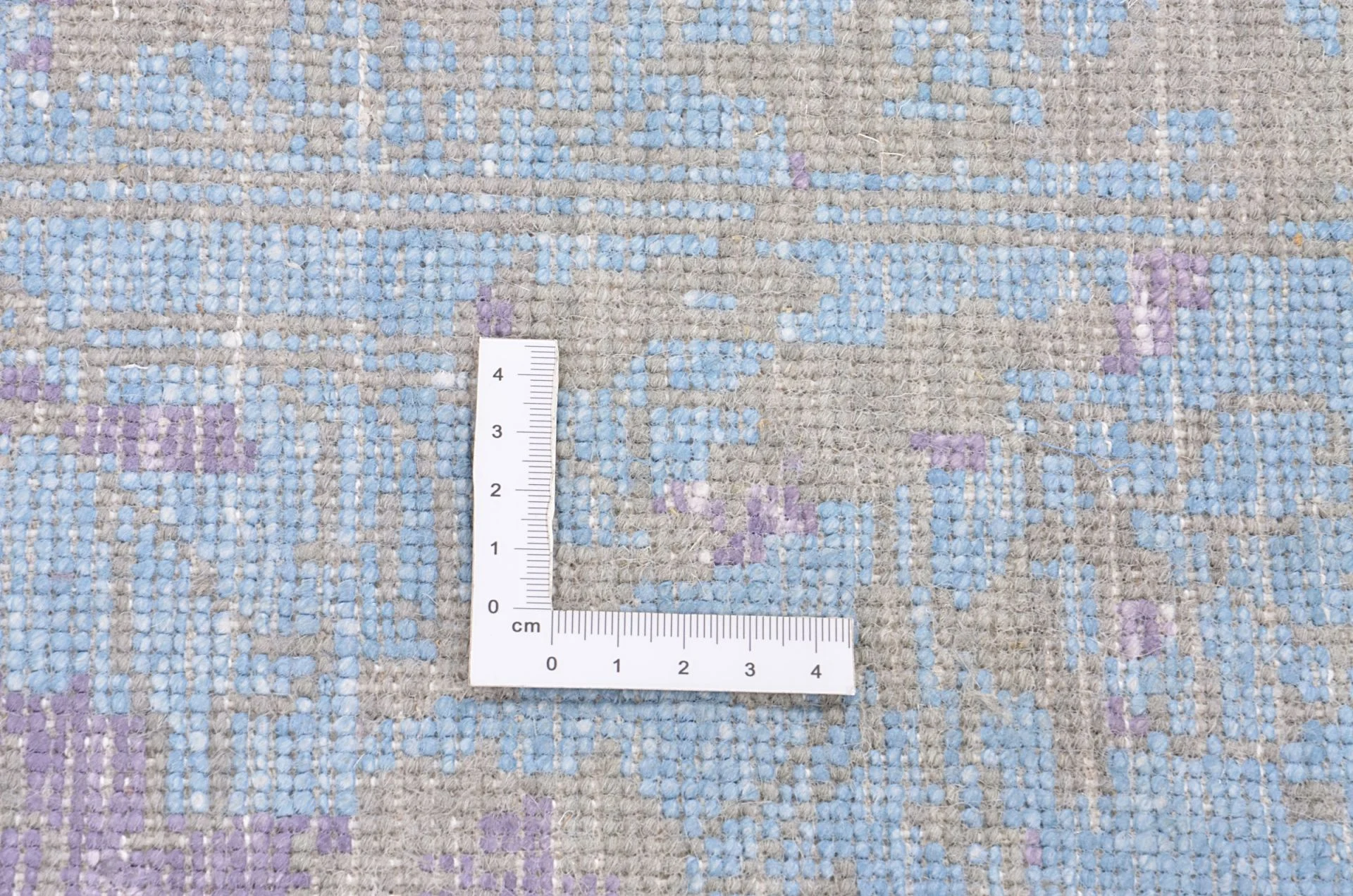 Indian Rug — hand-knotted, 245 × 302 cm, Wool