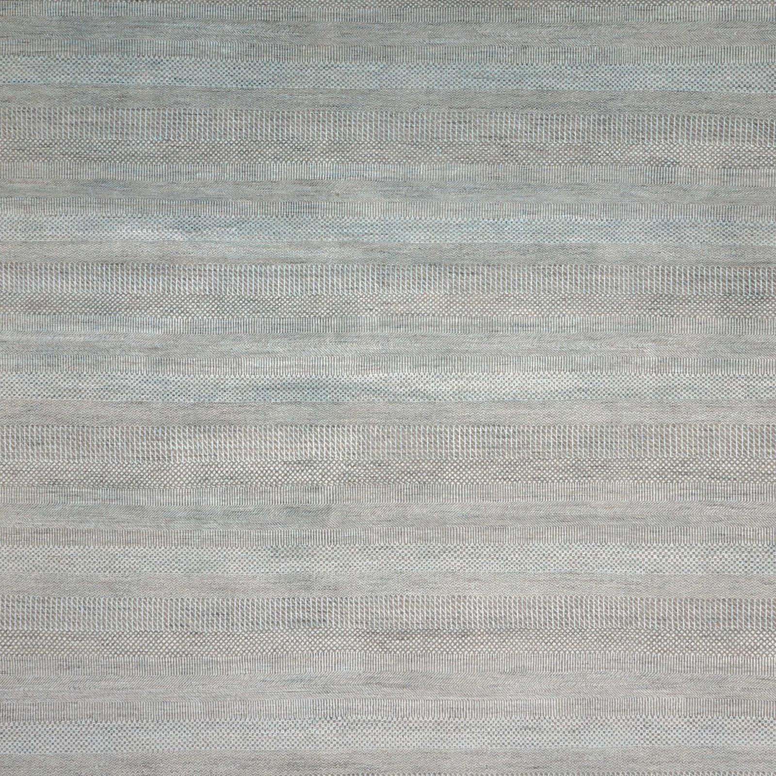 Indian Rug — hand-knotted, 278 × 367 cm