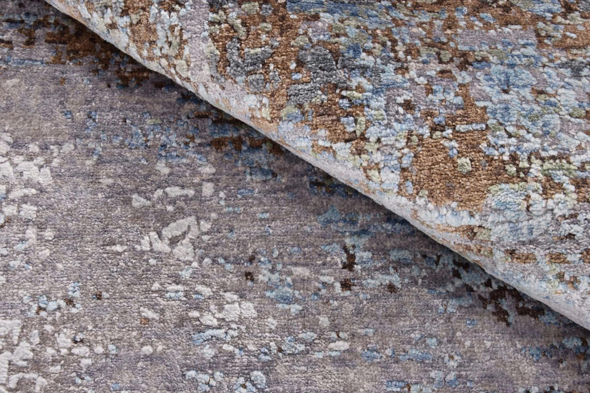 Hand-Knotted Silk Indian Rug, 201 × 299 cm