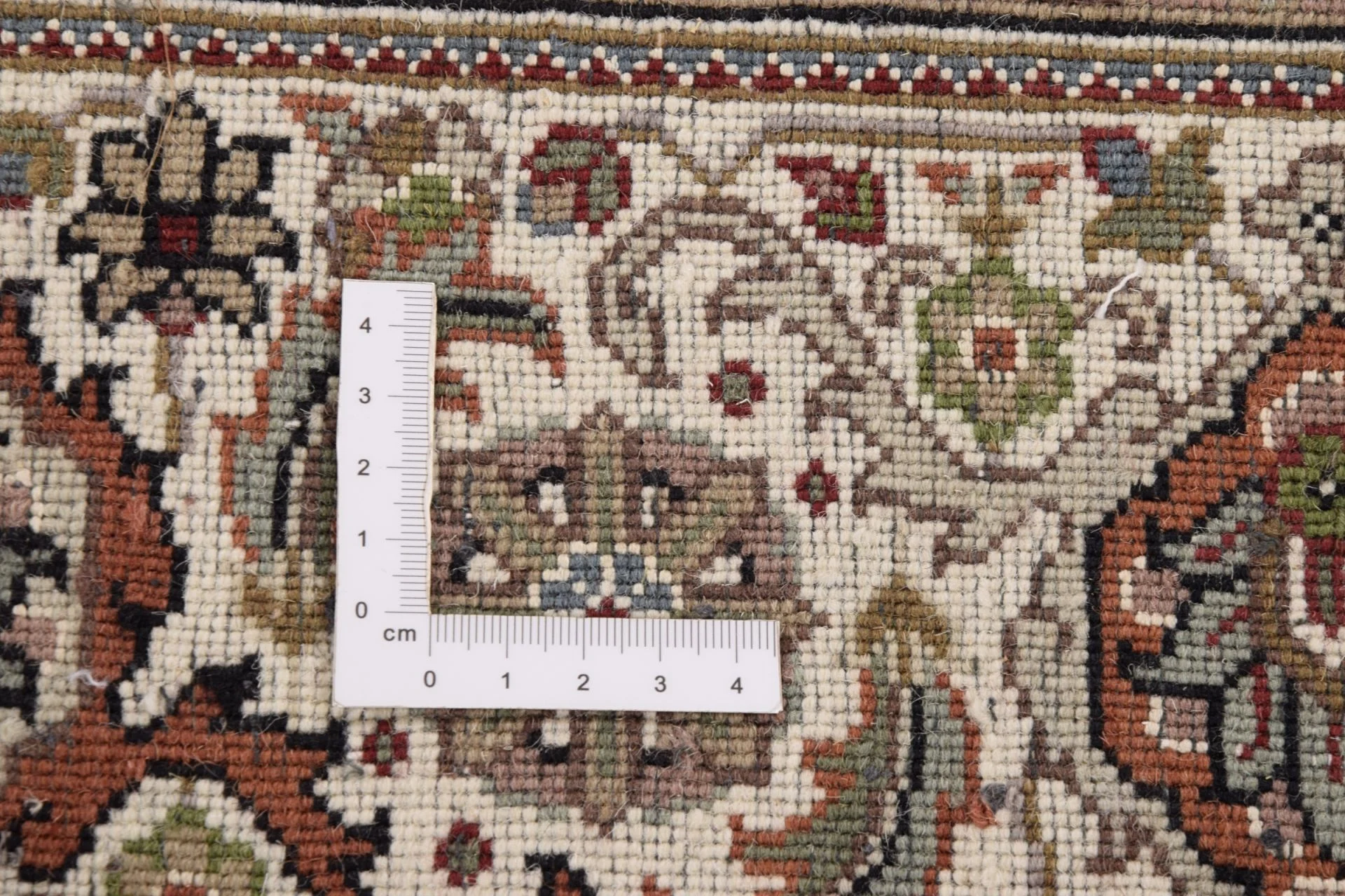 Tabriz Indian Rug — hand-knotted, 200 × 305 cm