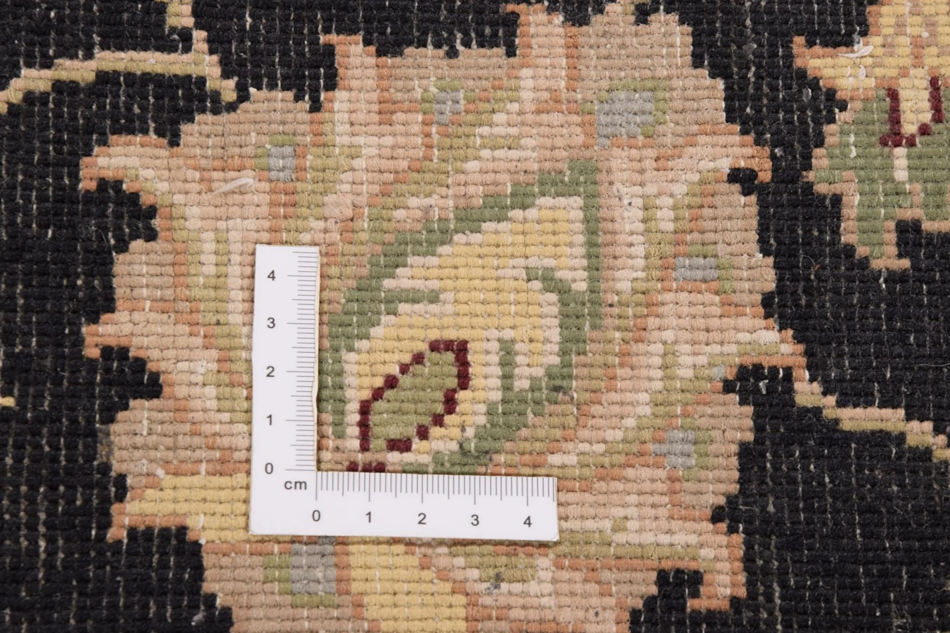 Tabriz Indian Rug — hand-knotted, 273 × 366 cm