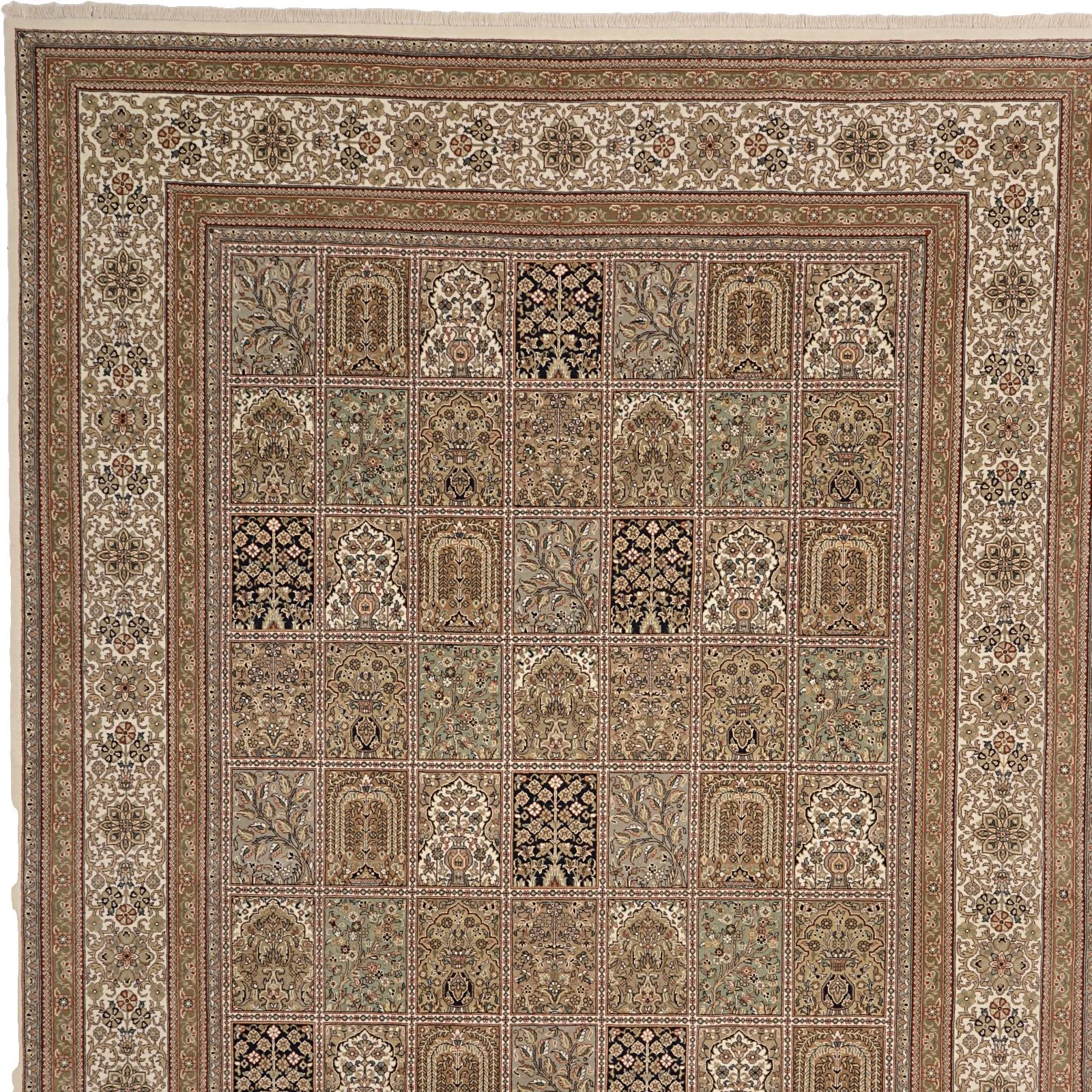 Qom Indian Rug 246 × 353 cm, hand-knotted