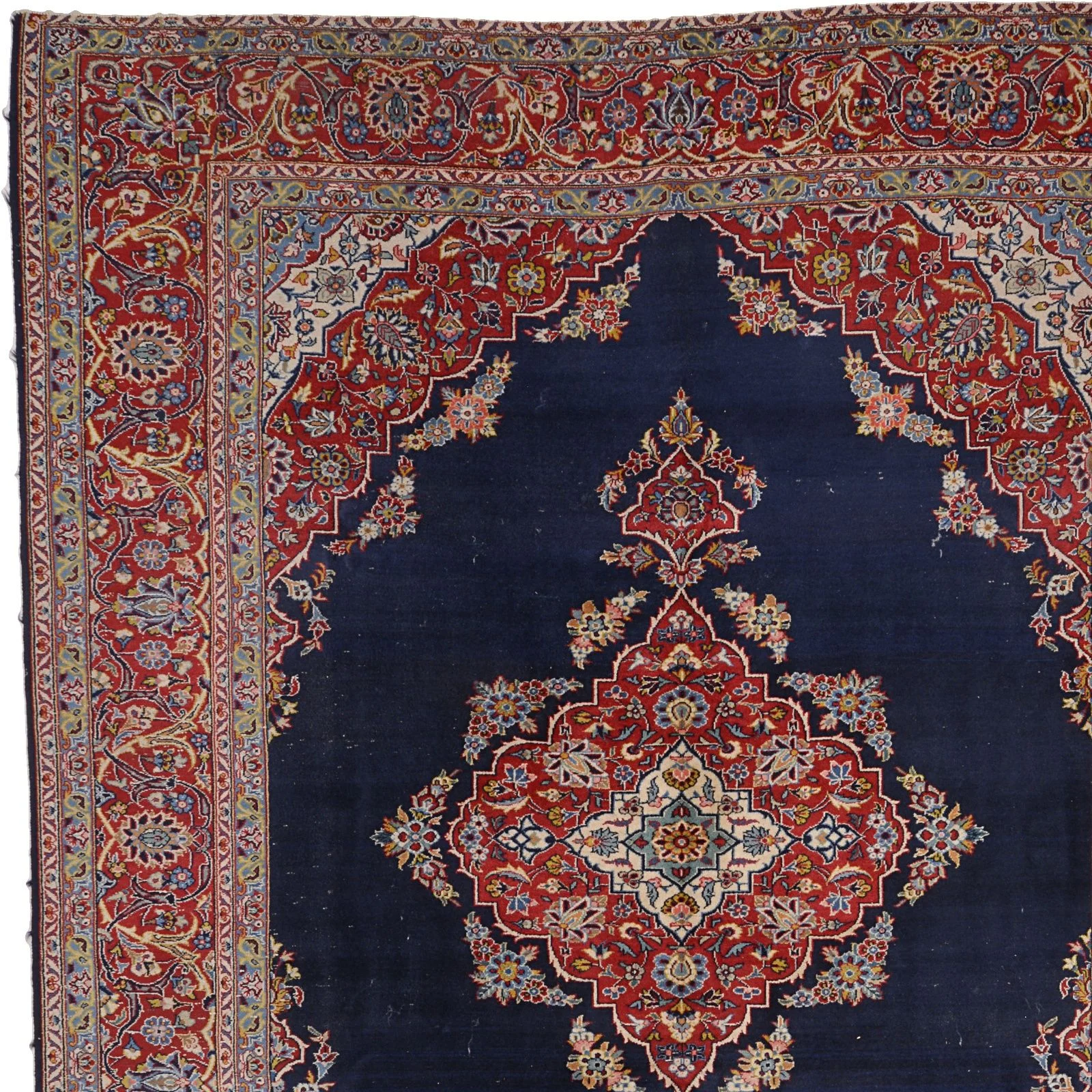 Hand-Knotted Wool Kashan Persian Rug, 226 × 274 cm