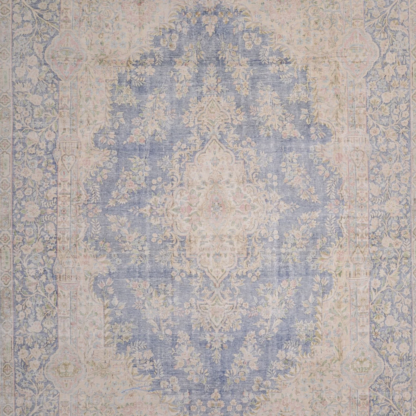 Pakistani Rug — hand-knotted, 399 × 293 cm, Wool