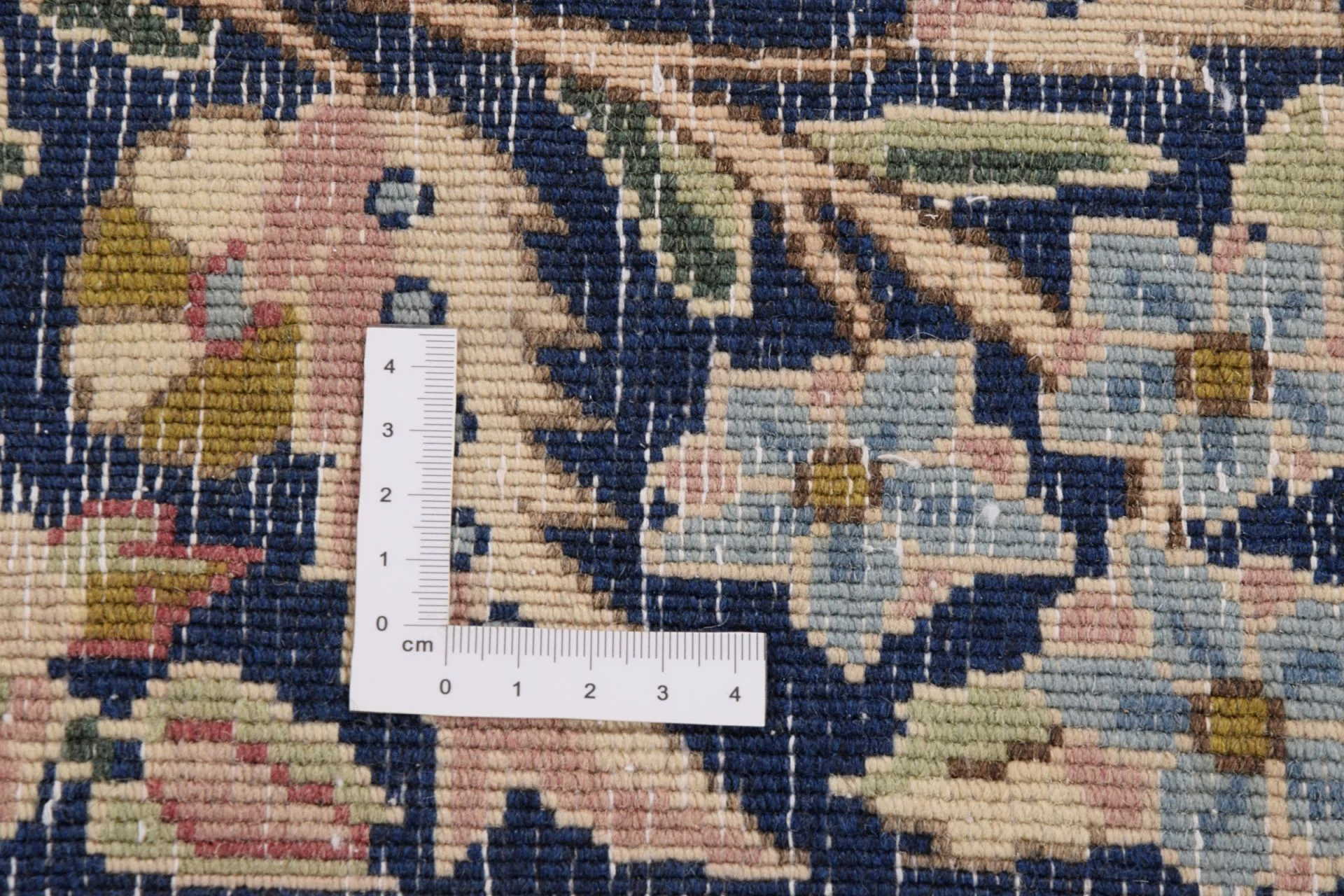 Pakistani Rug — hand-knotted, 399 × 293 cm, Wool