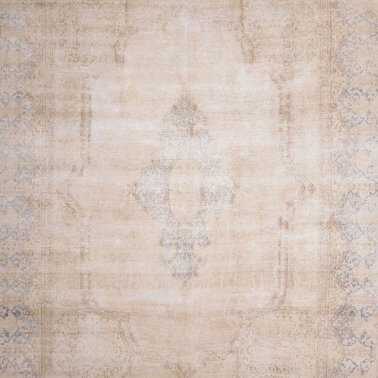 Pakistani Rug 369 × 277 cm, Wool, hand-knotted