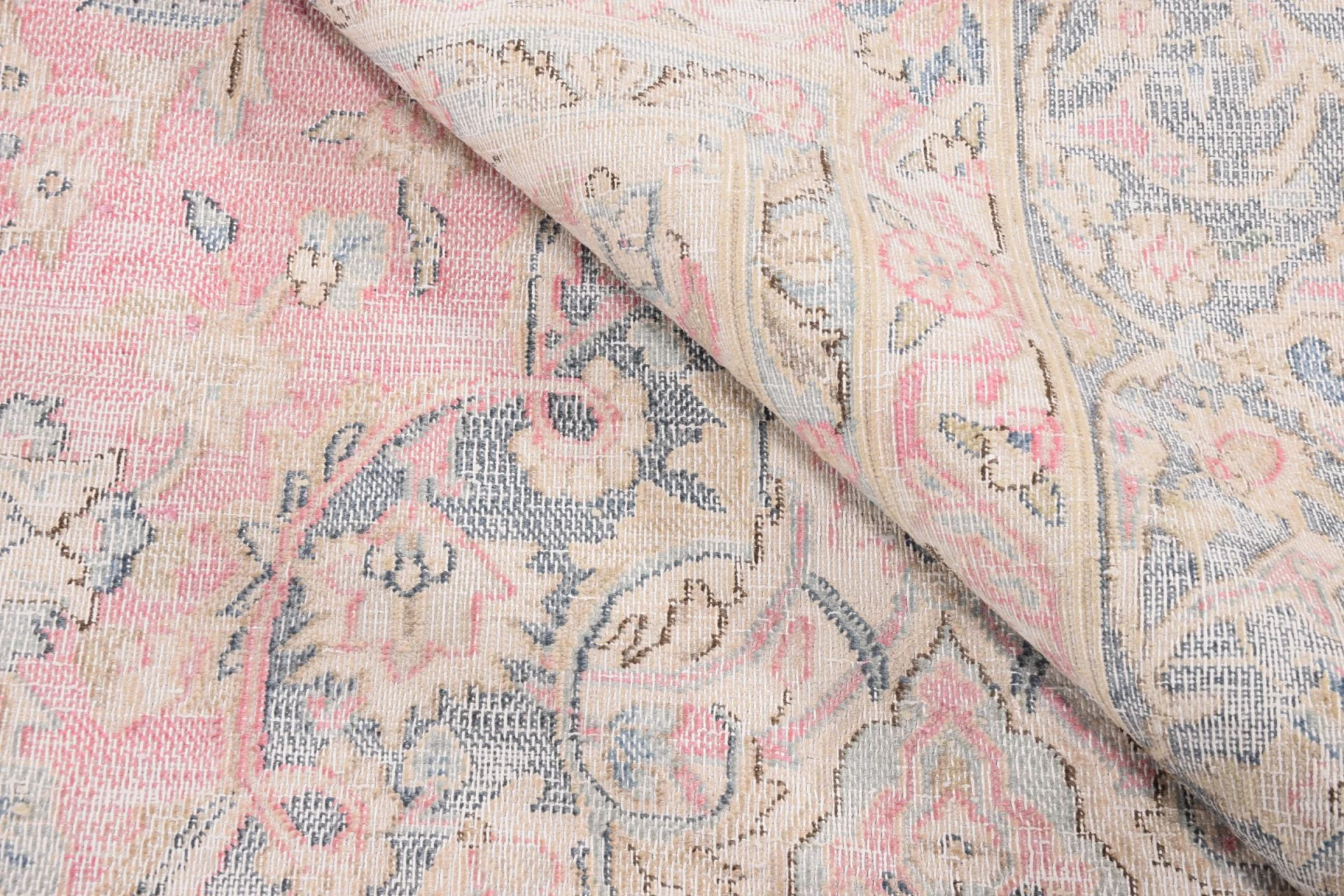 Pakistani Rug — hand-knotted, 284 × 380 cm, Wool