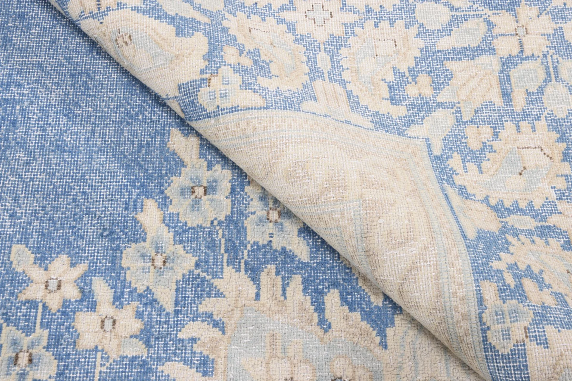 Pakistani Rug 290 × 390 cm, Wool, hand-knotted