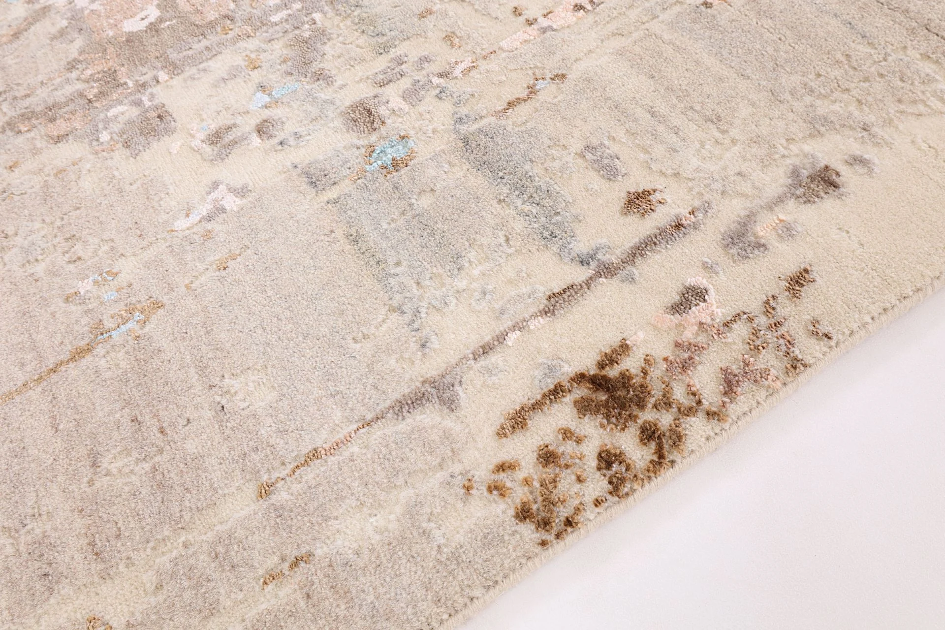 Indian Rug — hand-knotted, 203 × 310 cm, Wool & Silk