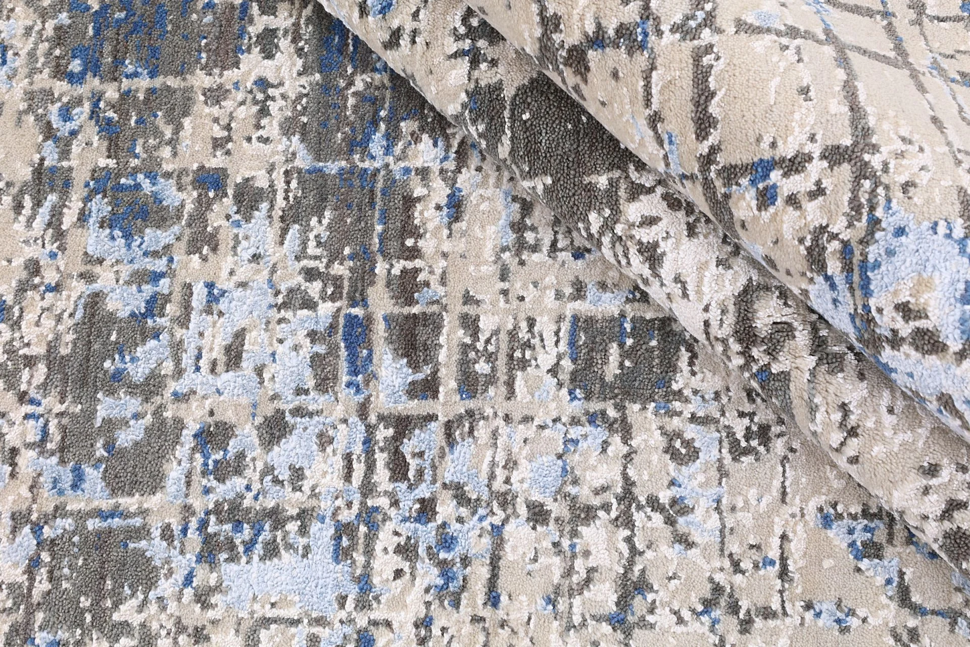 Indian Rug — hand-knotted, 204 × 296 cm, Wool & Silk