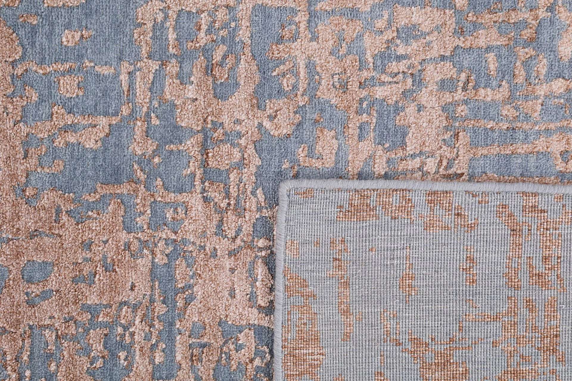 Indian Rug — hand-knotted, 244 × 308 cm, Wool & Silk