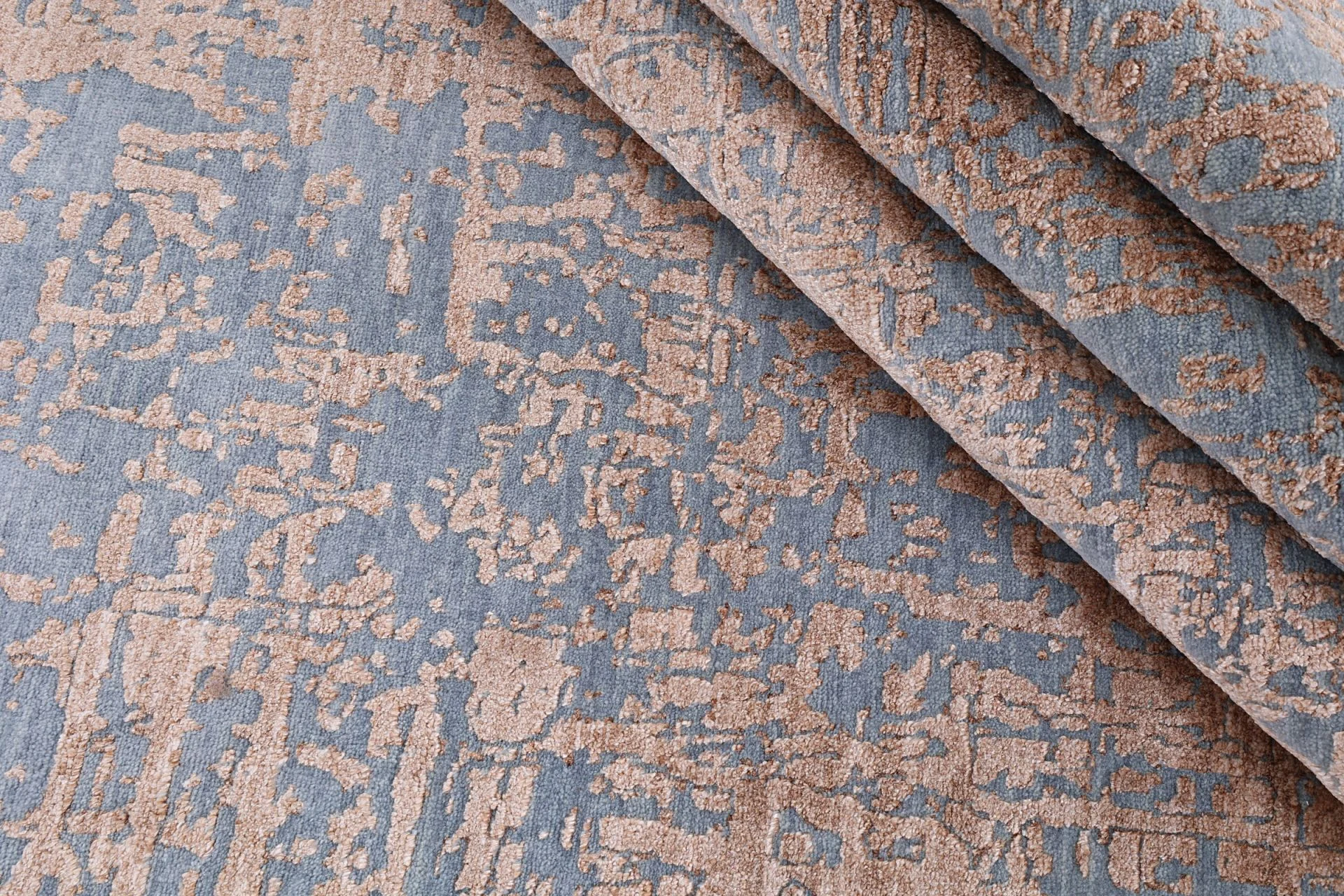 Indian Rug — hand-knotted, 244 × 308 cm, Wool & Silk