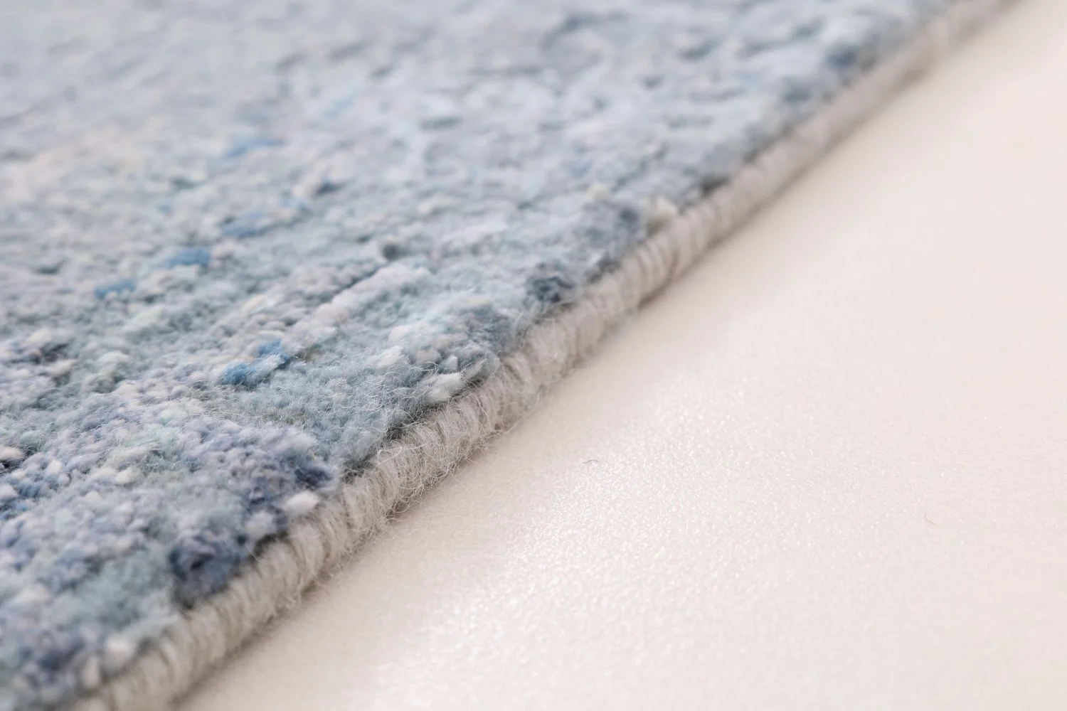 Hand-Knotted Wool & Silk Indian Rug, 172 × 247 cm