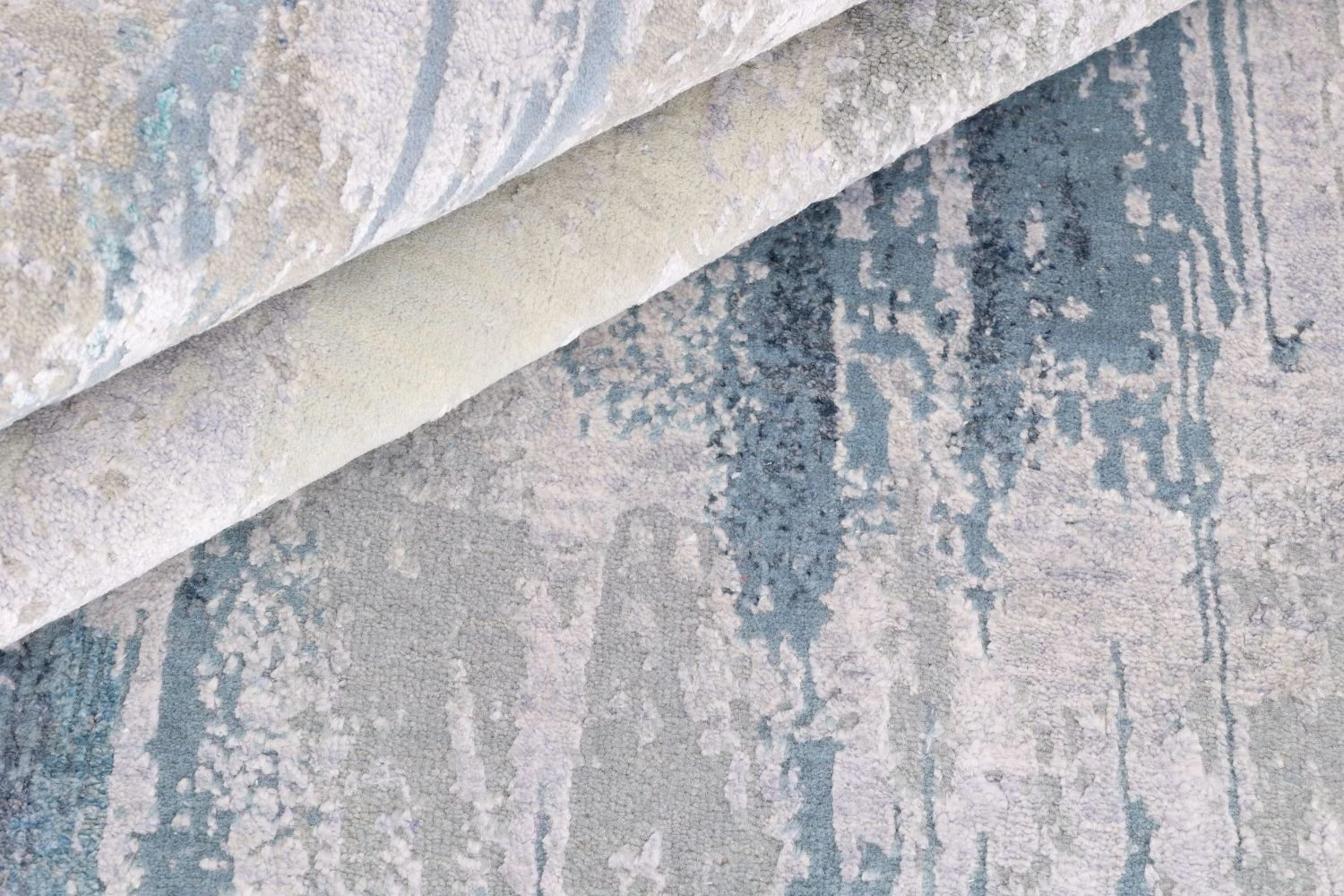 Hand-Knotted Wool & Silk Indian Rug, 172 × 247 cm