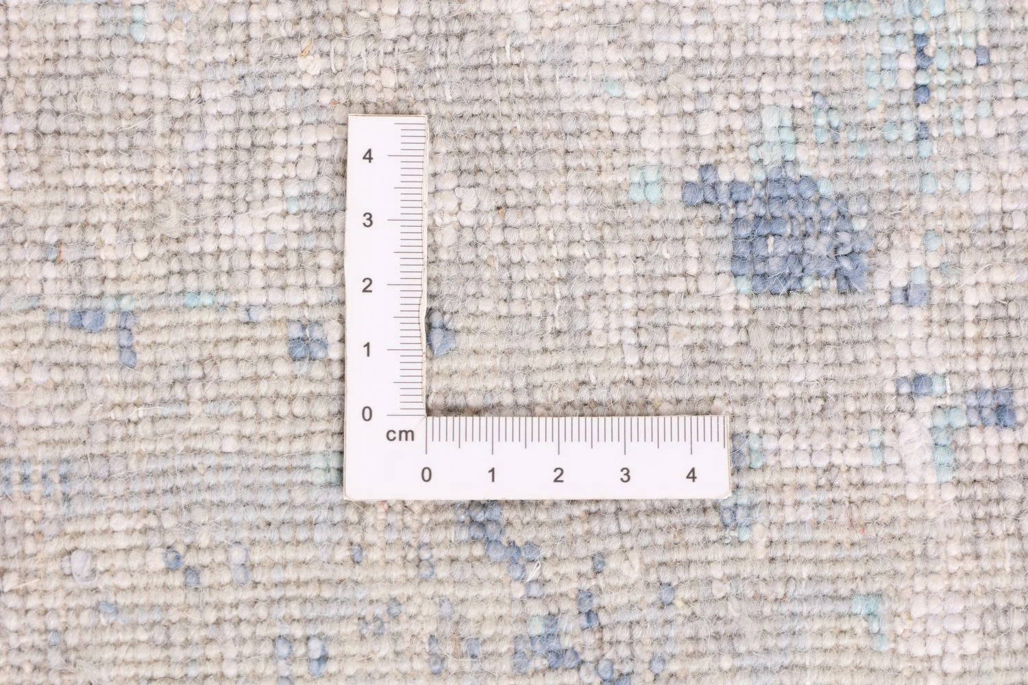 Hand-Knotted Wool & Silk Indian Rug, 172 × 247 cm
