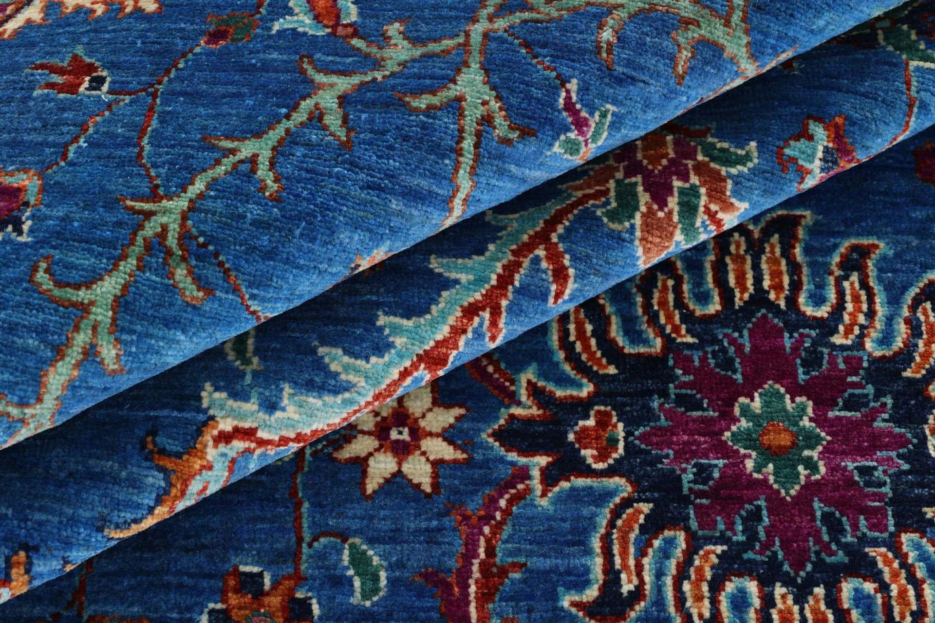 Hand-Knotted Wool Samarkand Pakistani Rug, 202 × 322 cm