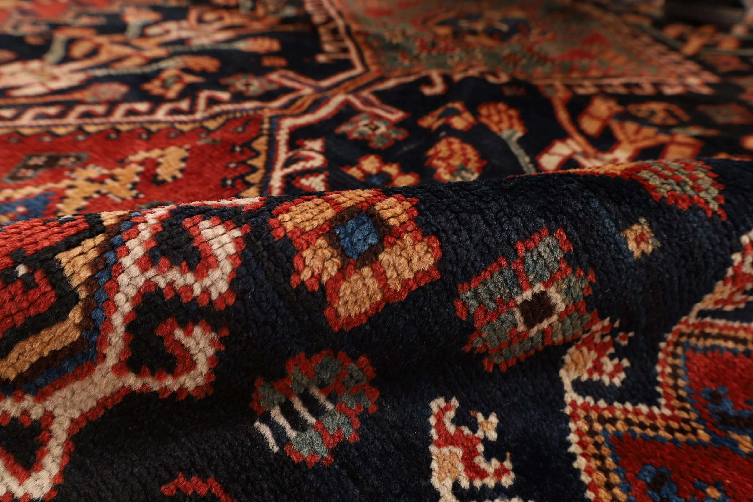 Qashqai Persian Rug 250 × 137 cm, Wool, hand-knotted