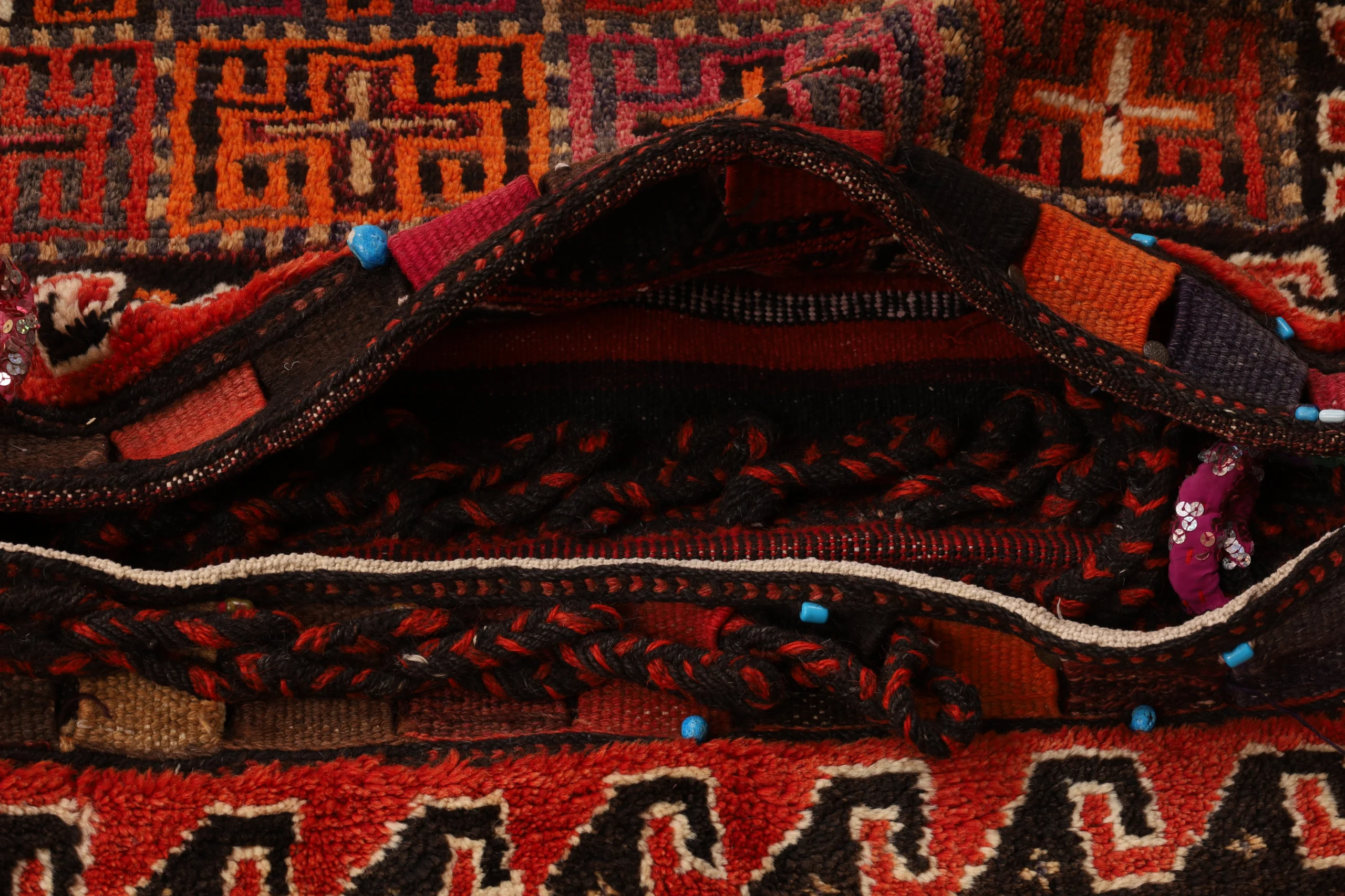 Hand-Knotted Wool Qashqai Persian Rug, 138 × 127 cm