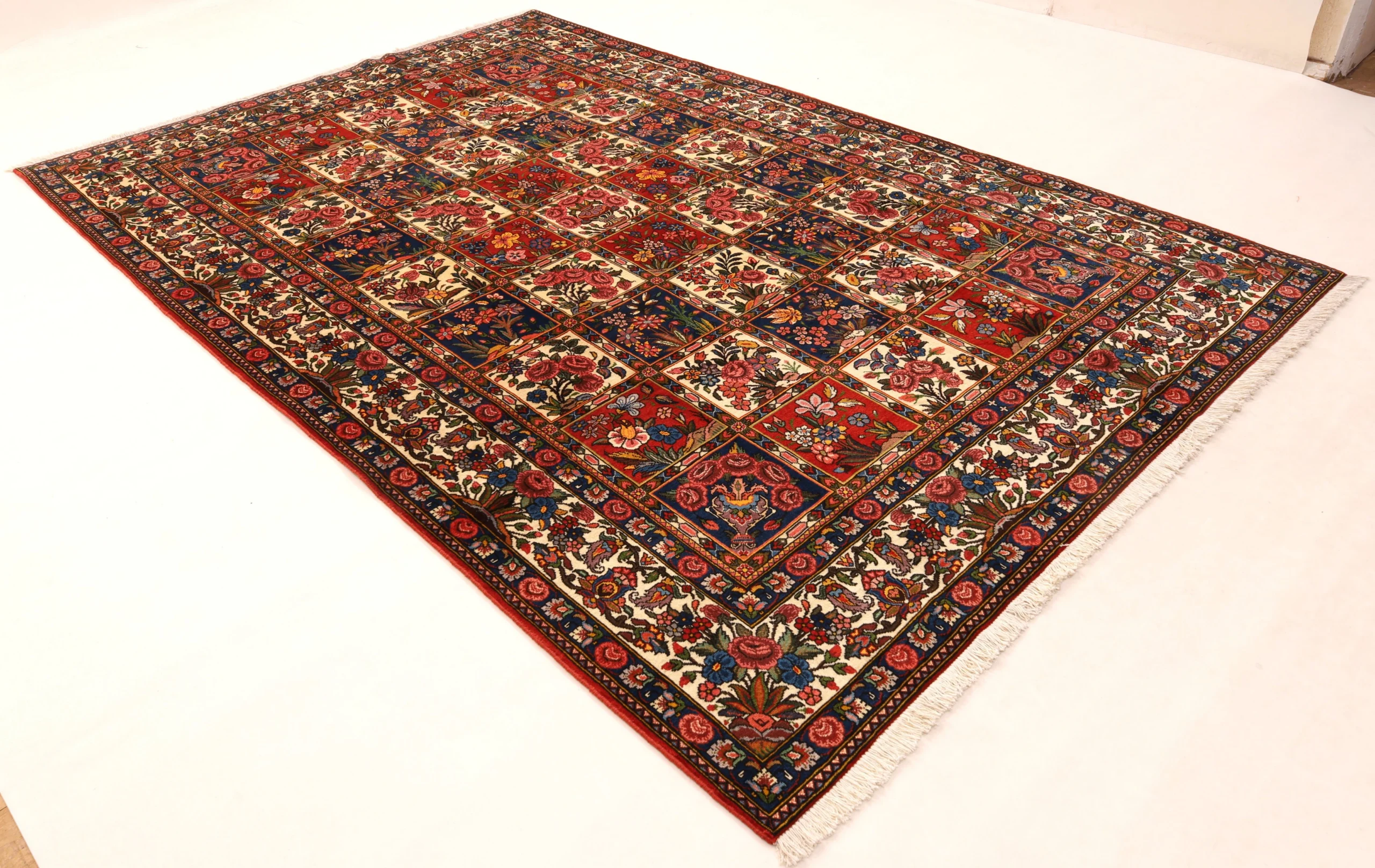 perserteppich-bakhtiar-322-x-208-cm-wolle-handgeknupft-rot-orange-34-scaled Bakhtiari Persian Rug 322 × 208 cm, Wool, hand-knotted