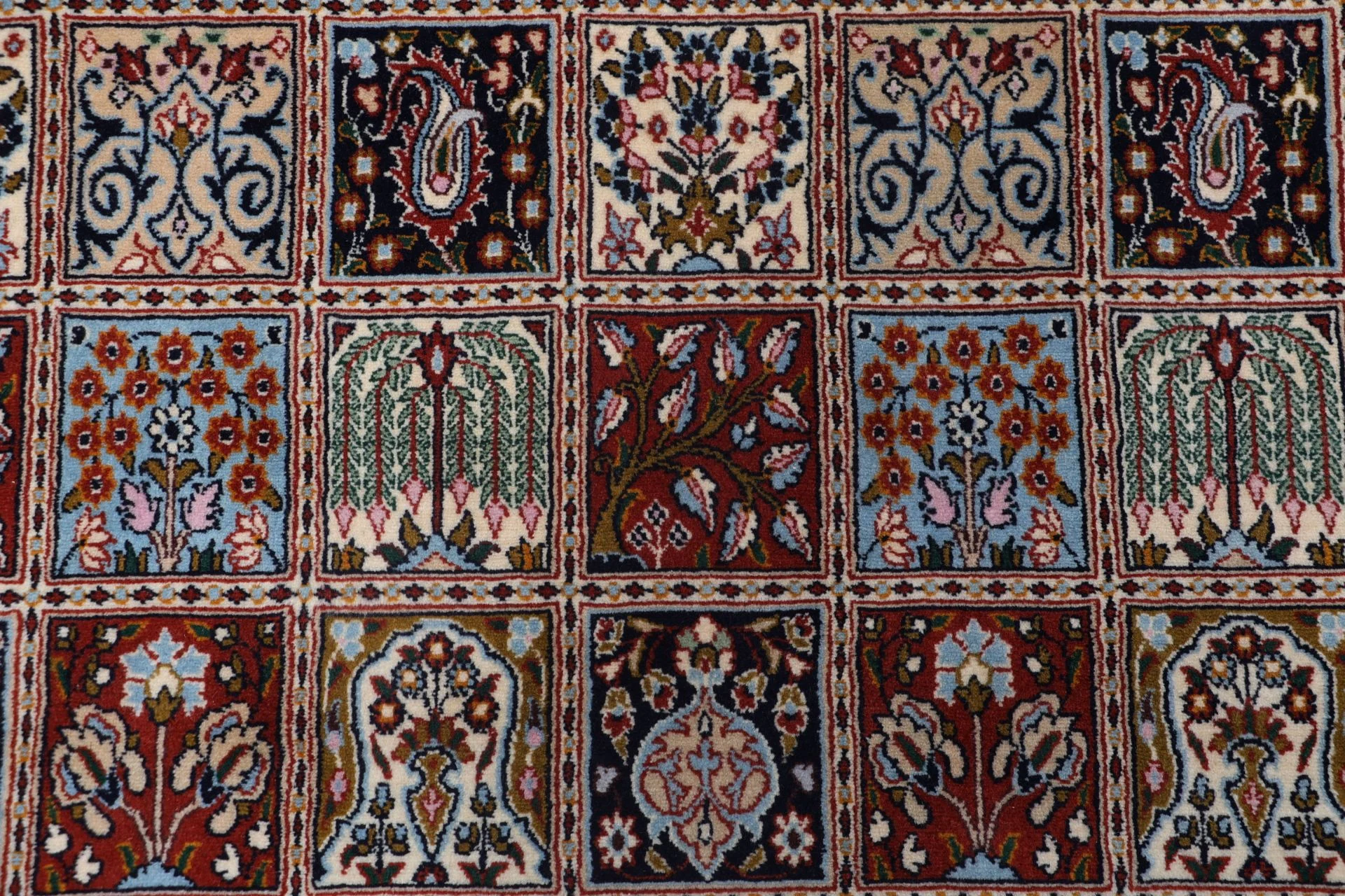 Moud Persian Rug — hand-knotted, 194 × 294 cm, Wool