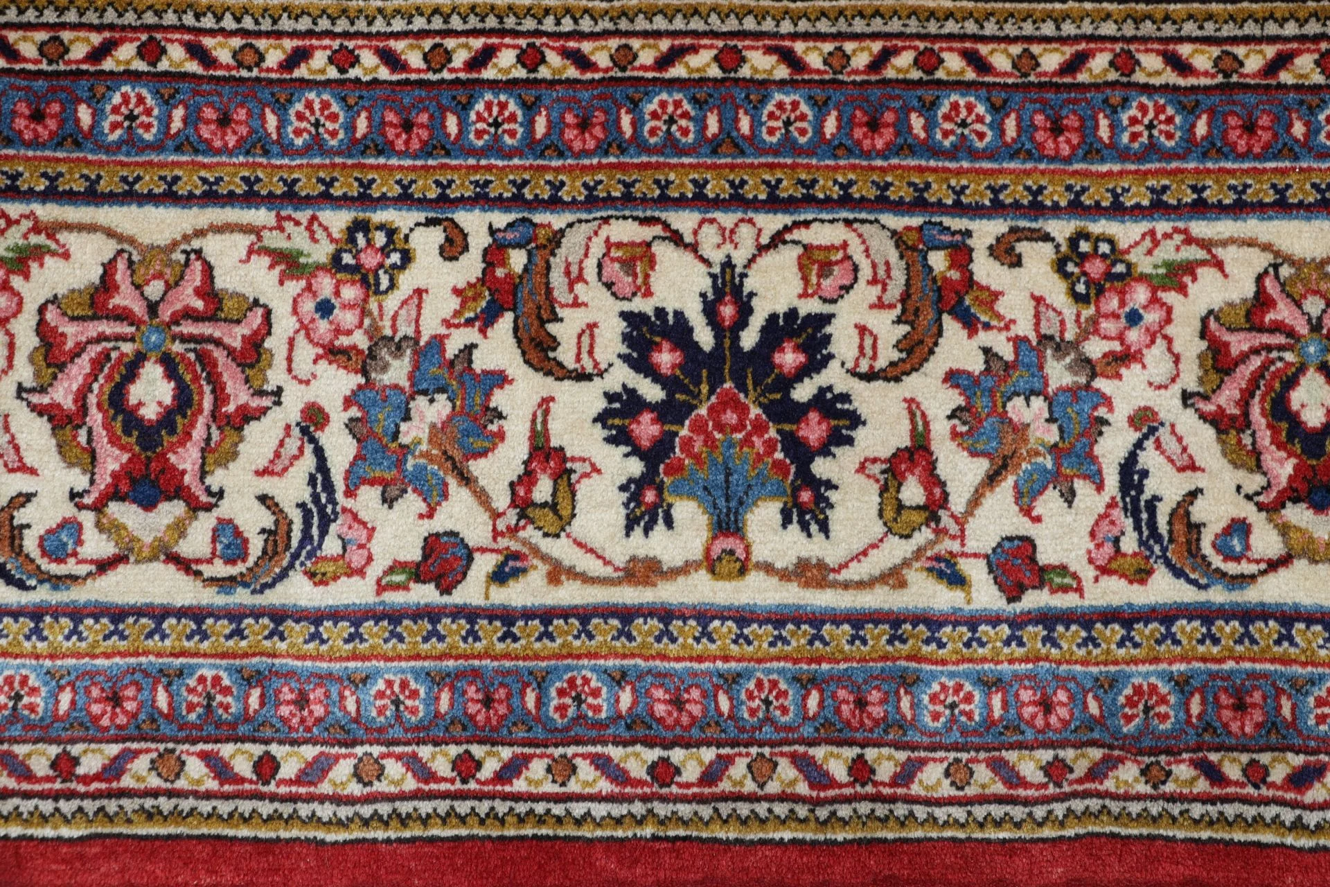 Sarouk Persian Rug — hand-knotted, 205 × 303 cm, Wool