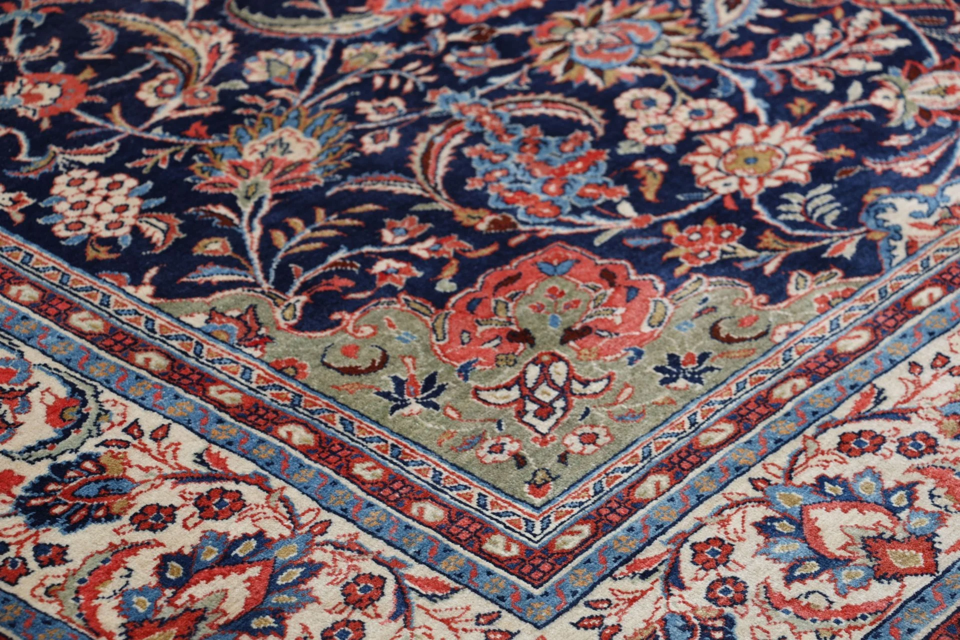 perserteppich-sarough-223-x-313-cm-schurwolle-handgeknupft-16 Sarouk Persian Rug 223 × 313 cm, Wool, hand-knotted