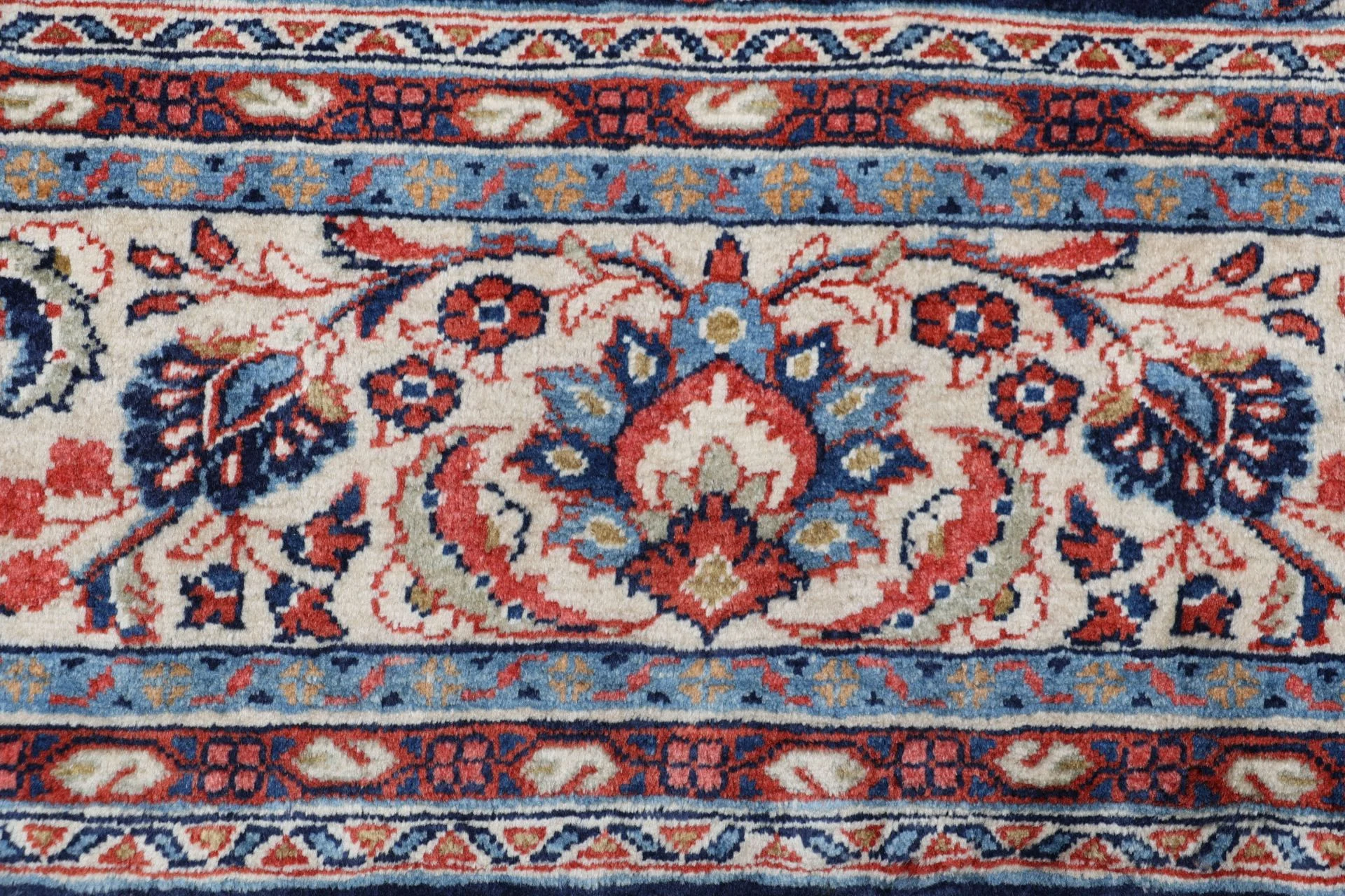 perserteppich-sarough-223-x-313-cm-schurwolle-handgeknupft-25 Sarouk Persian Rug 223 × 313 cm, Wool, hand-knotted