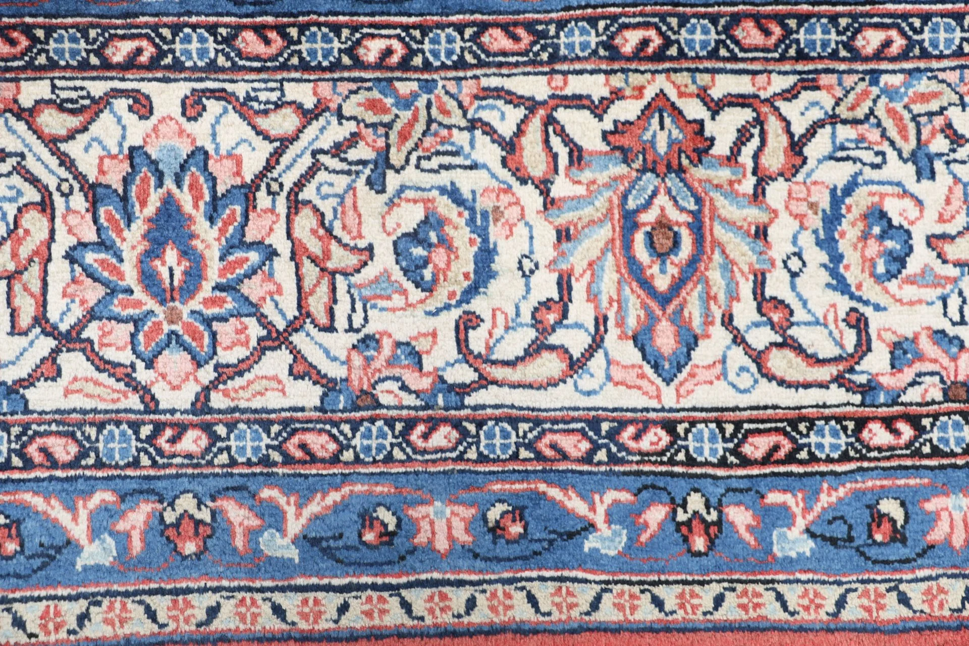 Hand-Knotted Wool Sarouk Persian Rug, 270 × 362 cm