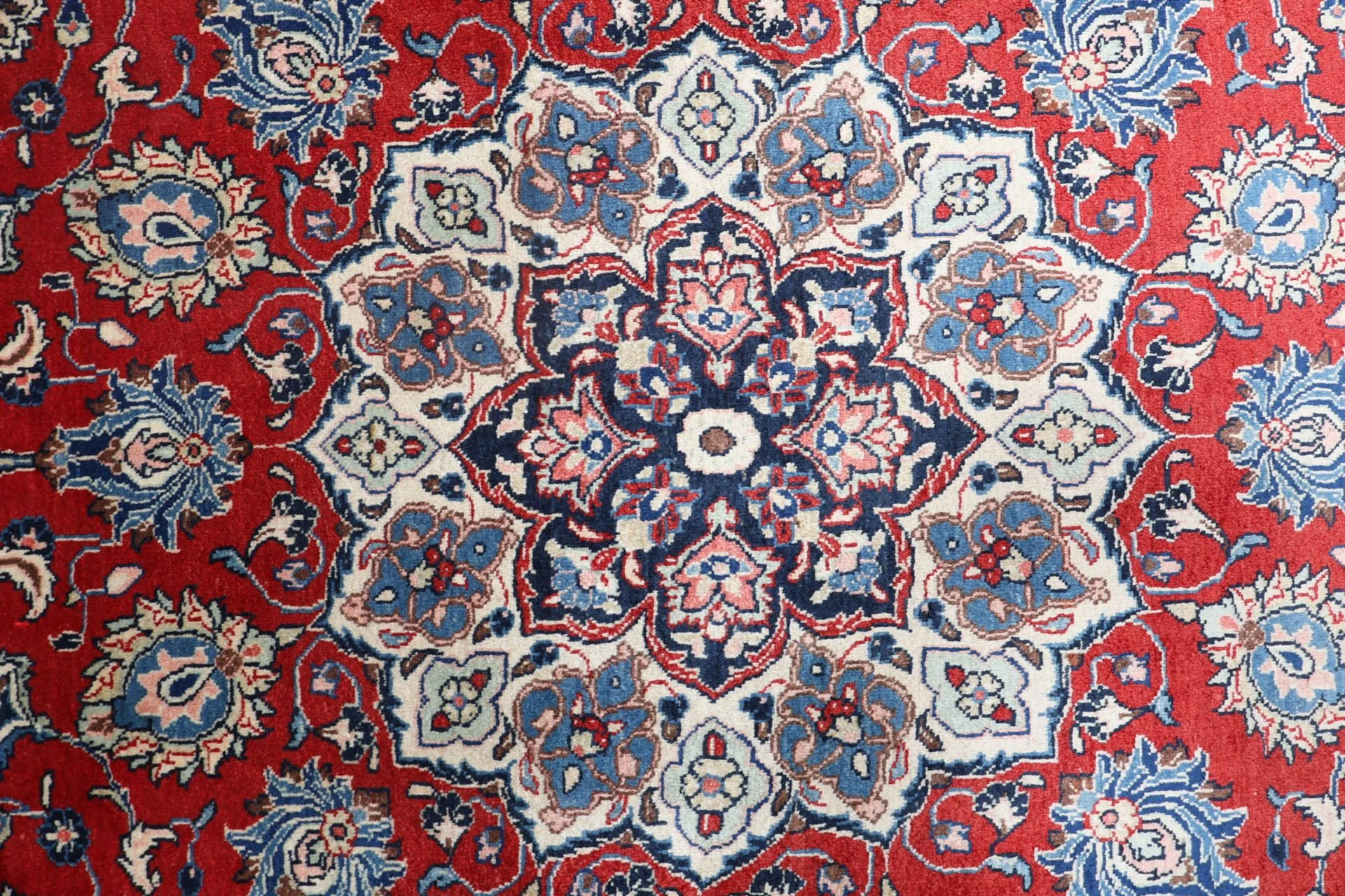 Hand-Knotted Wool Sarouk Persian Rug, 270 × 362 cm