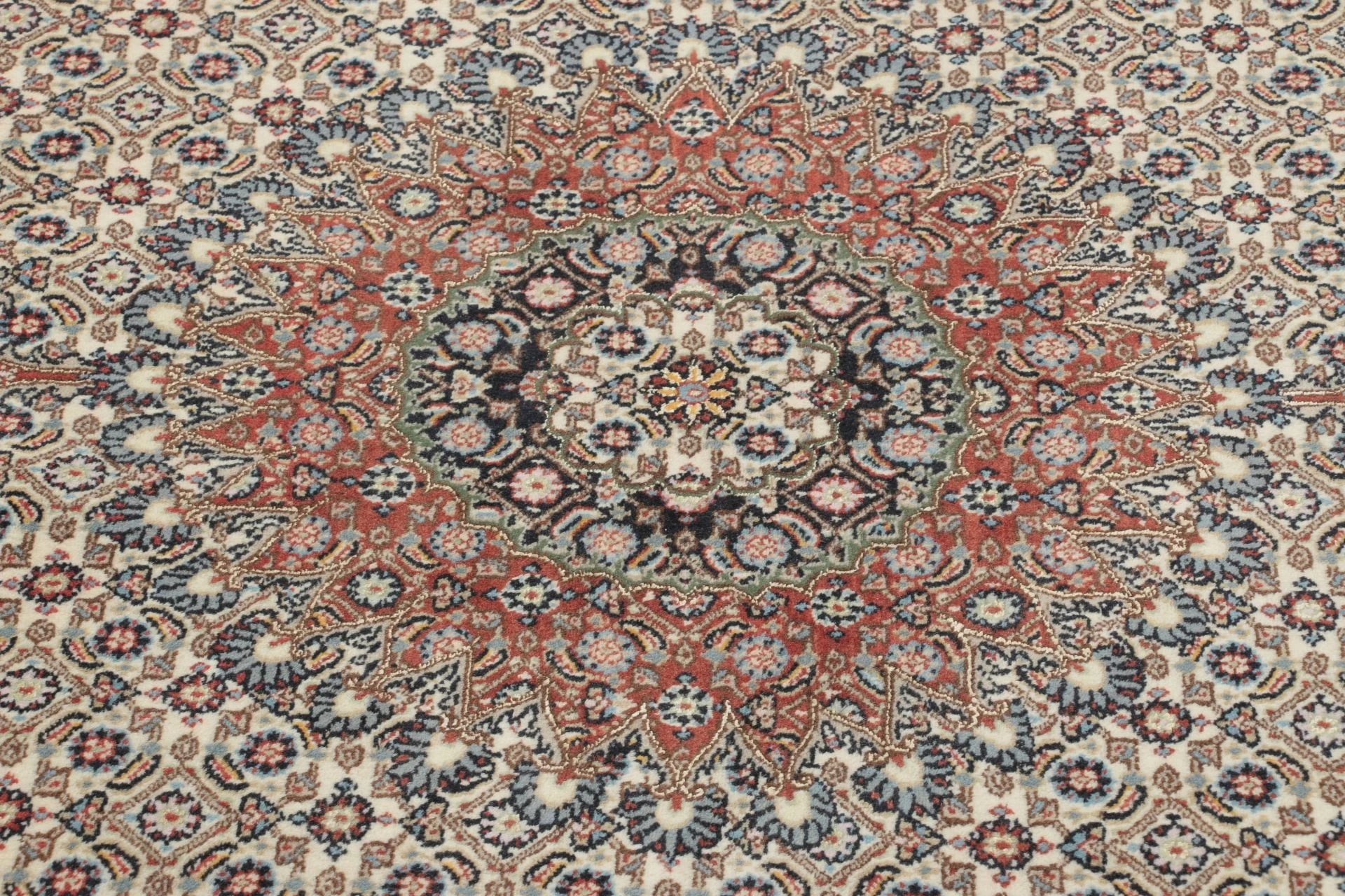 Moud Persian Rug — hand-knotted, 150 × 205 cm, Wool