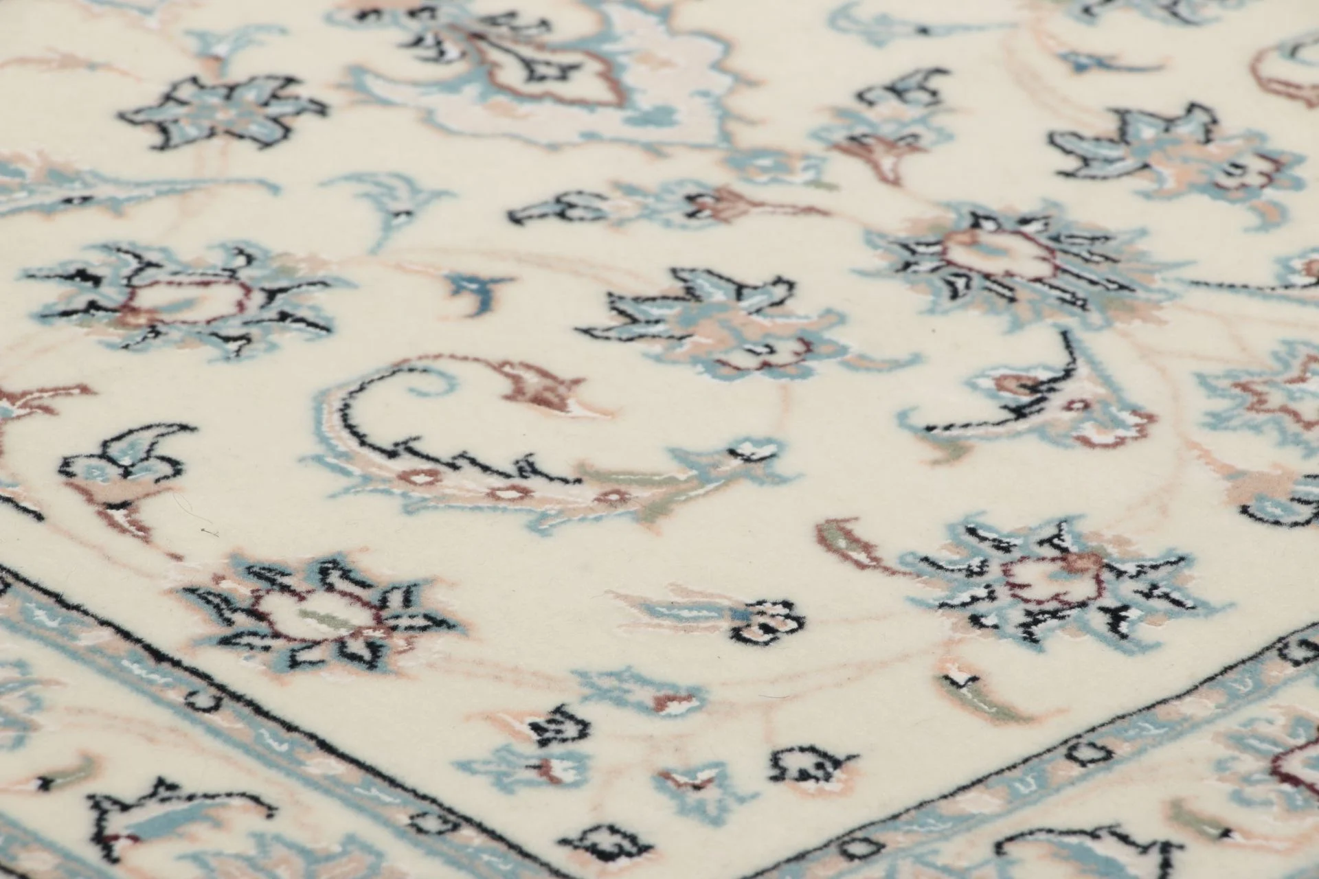perserteppich-tabriz-75-x-303-cm-schurwolle-seide-handgeknupft-3 Tabriz Persian Rug — hand-knotted, 75 × 303 cm, Wool & Silk