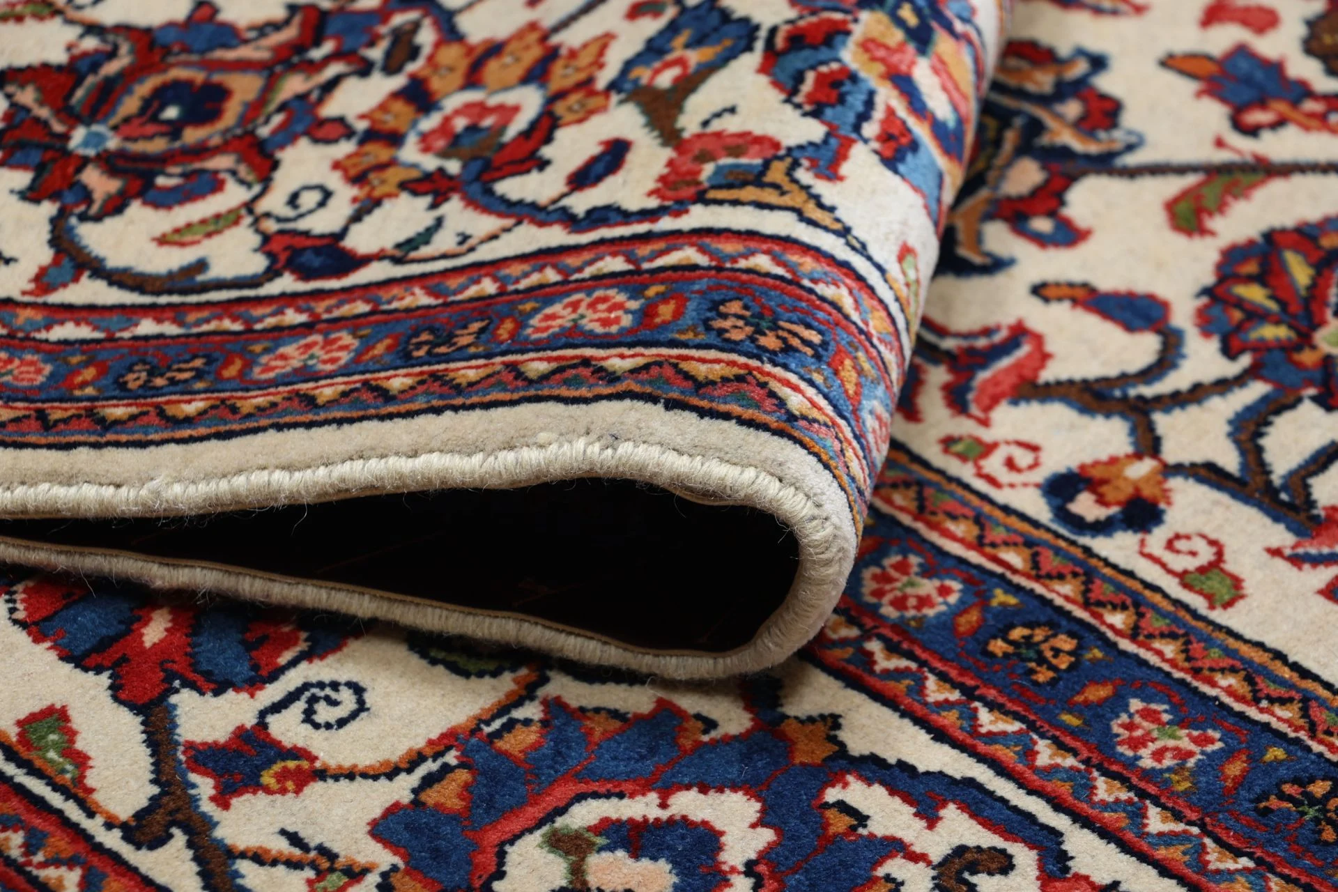 Sarouk Persian Rug — hand-knotted, 206 × 312 cm, Wool