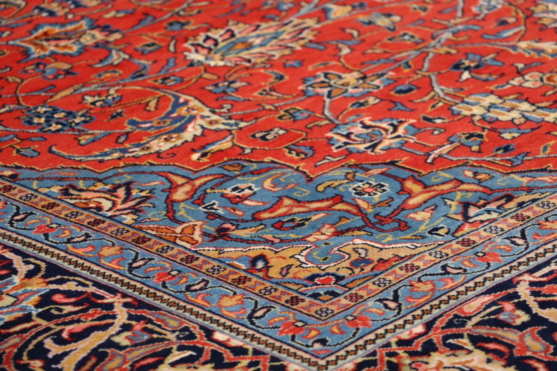 Sarouk Persian Rug — hand-knotted, 248 × 347 cm, Wool