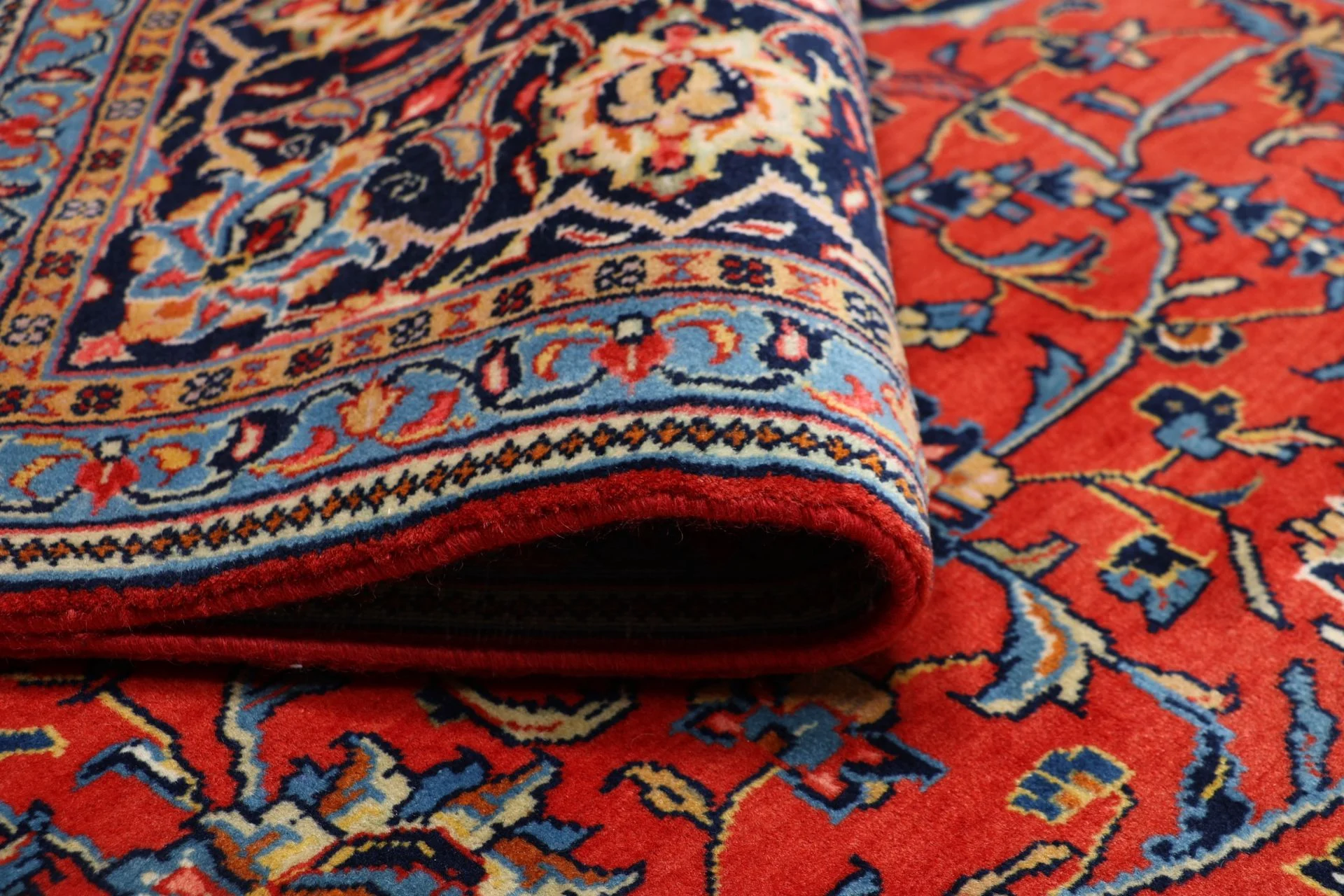 Sarouk Persian Rug — hand-knotted, 248 × 347 cm, Wool