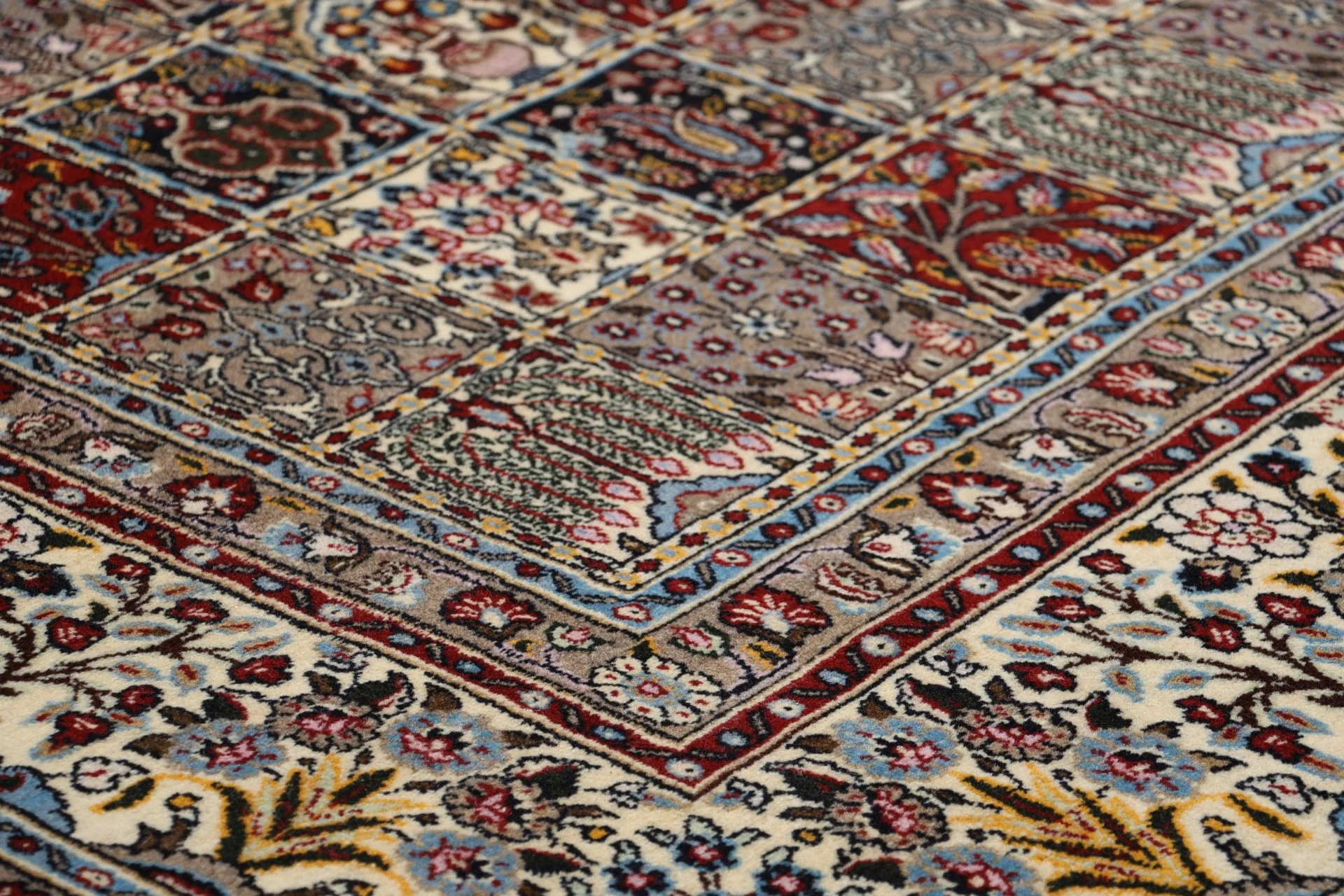 Hand-Knotted Wool Moud Persian Rug, 198 × 300 cm