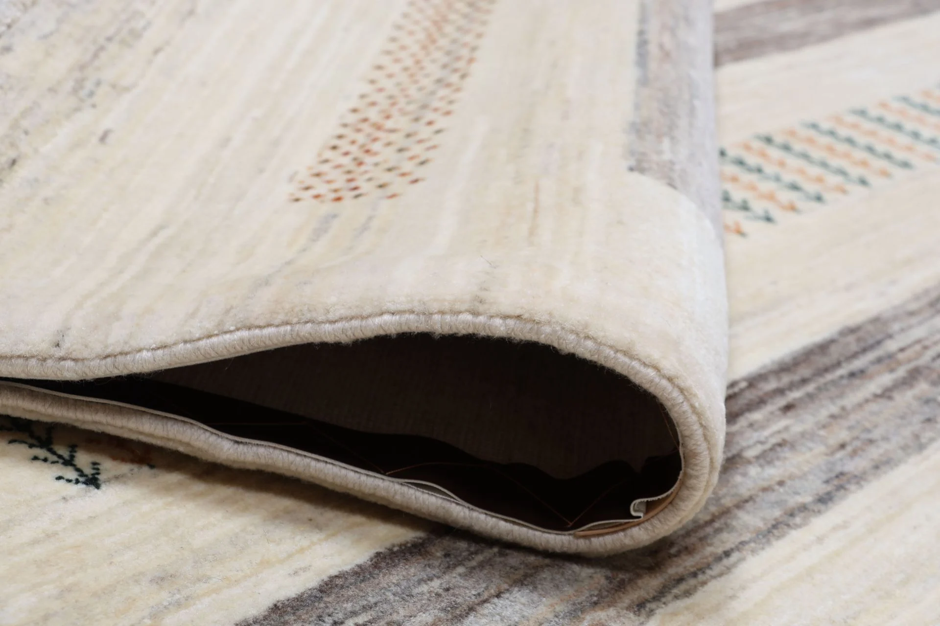 Hand-Knotted Wool Loribaft Persian Rug, 207 × 293 cm