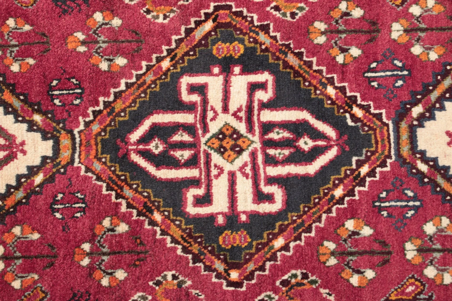 perserteppich-bidjar-142-x-208-cm-schurwolle-seide-handgeknupft-5 Hand-Knotted Wool & Silk Bijar Persian Rug, 142 × 208 cm