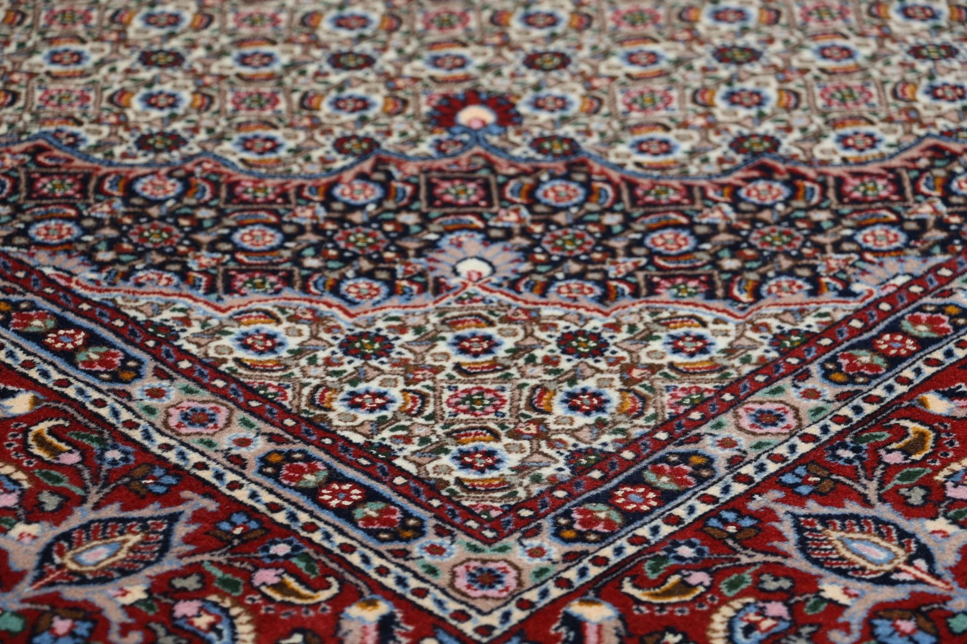 perserteppich-moud-166-x-236-cm-schurwolle-und-seide-handgeknupft-10 Hand-Knotted Wool & Silk Moud Persian Rug, 166 × 236 cm