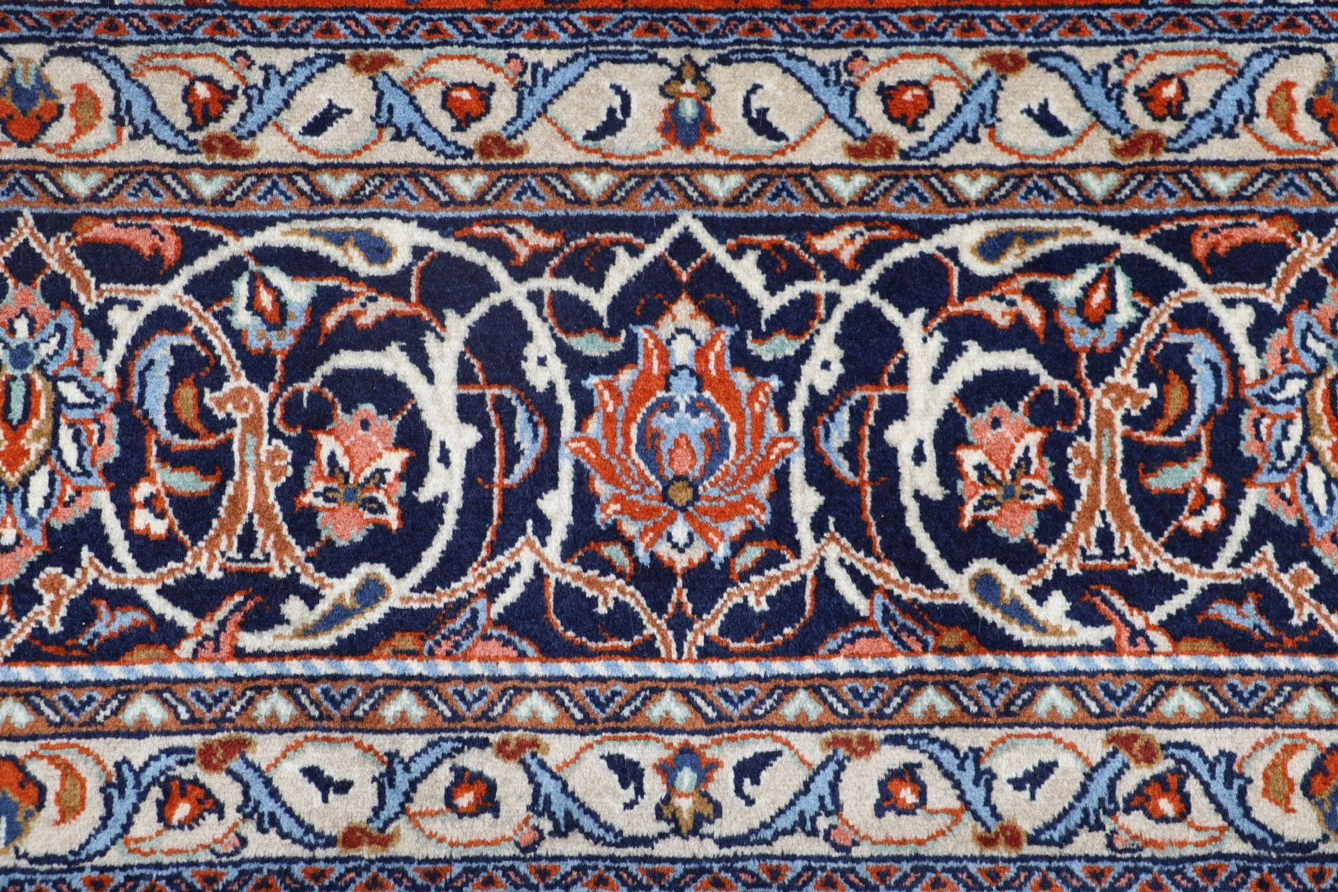 Sarouk Persian Rug 255 × 360 cm, Wool, hand-knotted