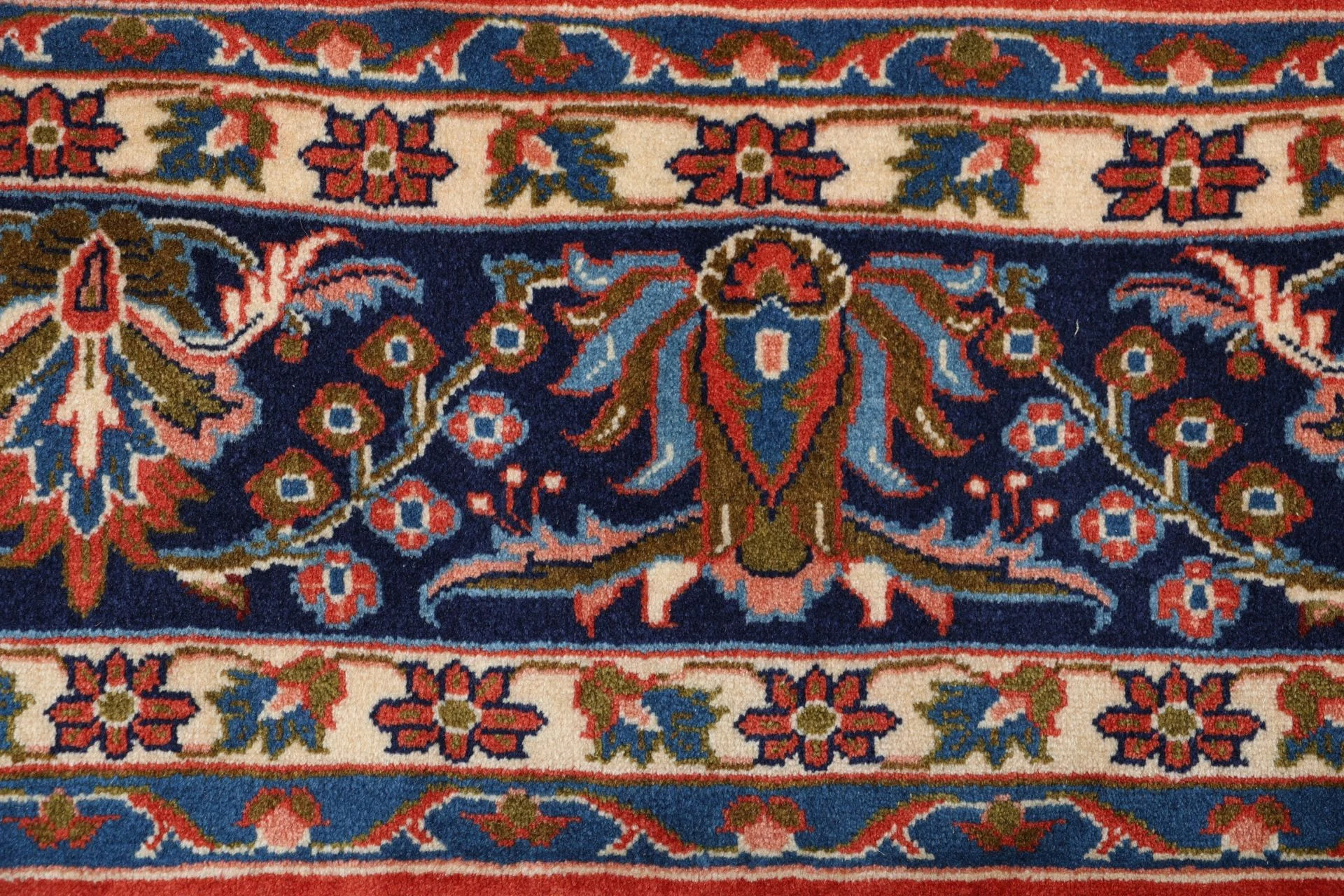 Sarouk Persian Rug 212 × 303 cm, Wool, hand-knotted