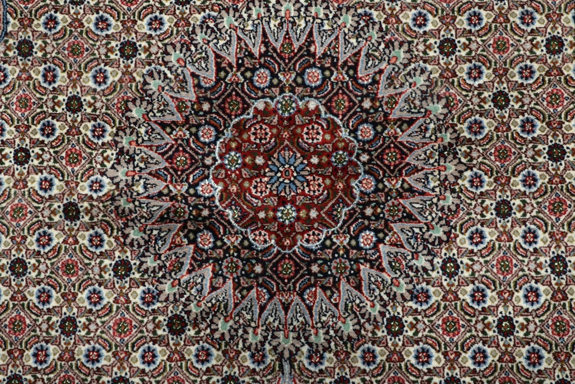 perserteppich-moud-140-x-217-cm-schurwolle-seide-handgeknupft-2 Hand-Knotted Wool & Silk Moud Persian Rug, 140 × 217 cm