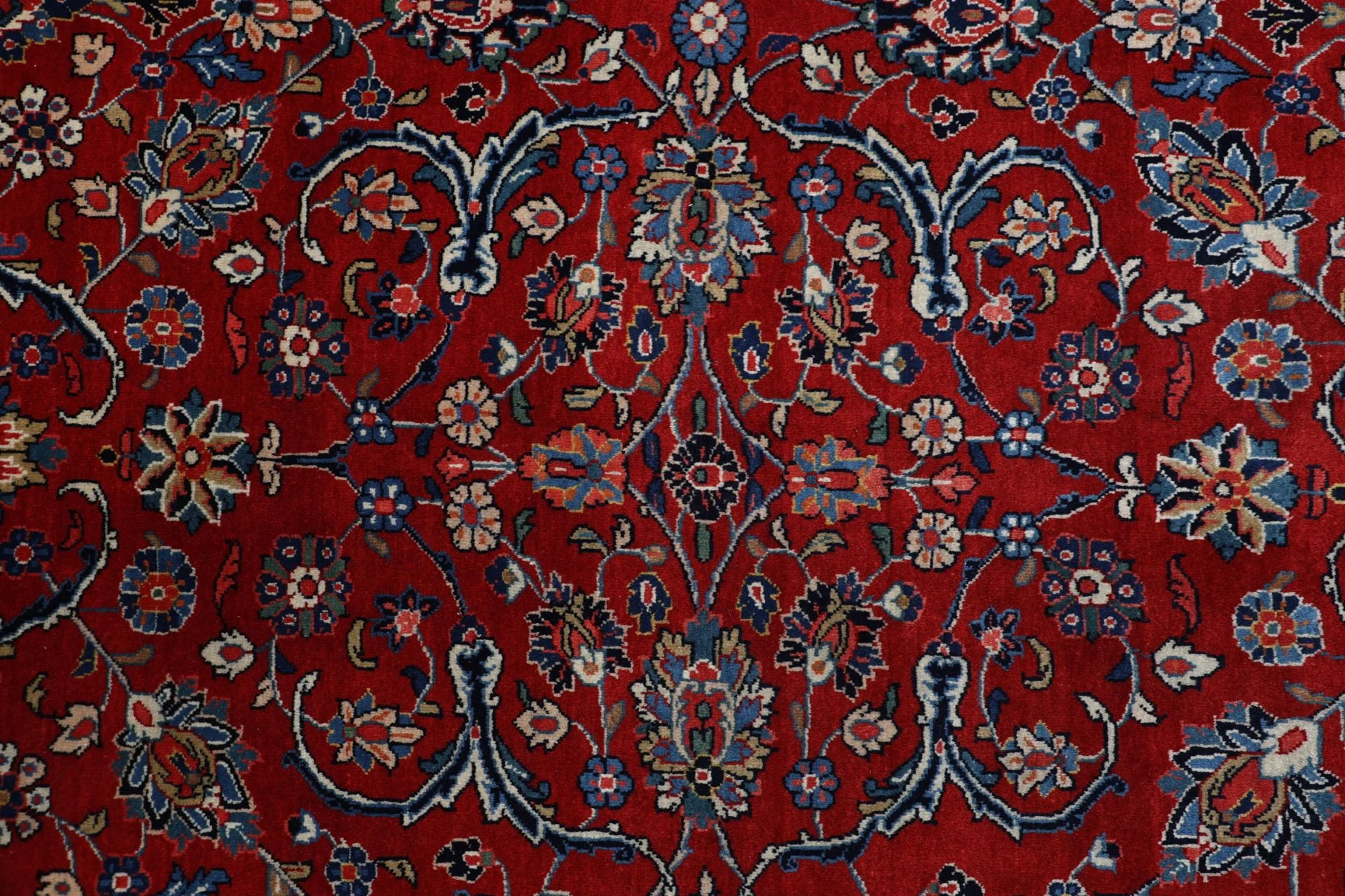 Hand-Knotted Wool Sarouk Persian Rug, 218 × 320 cm