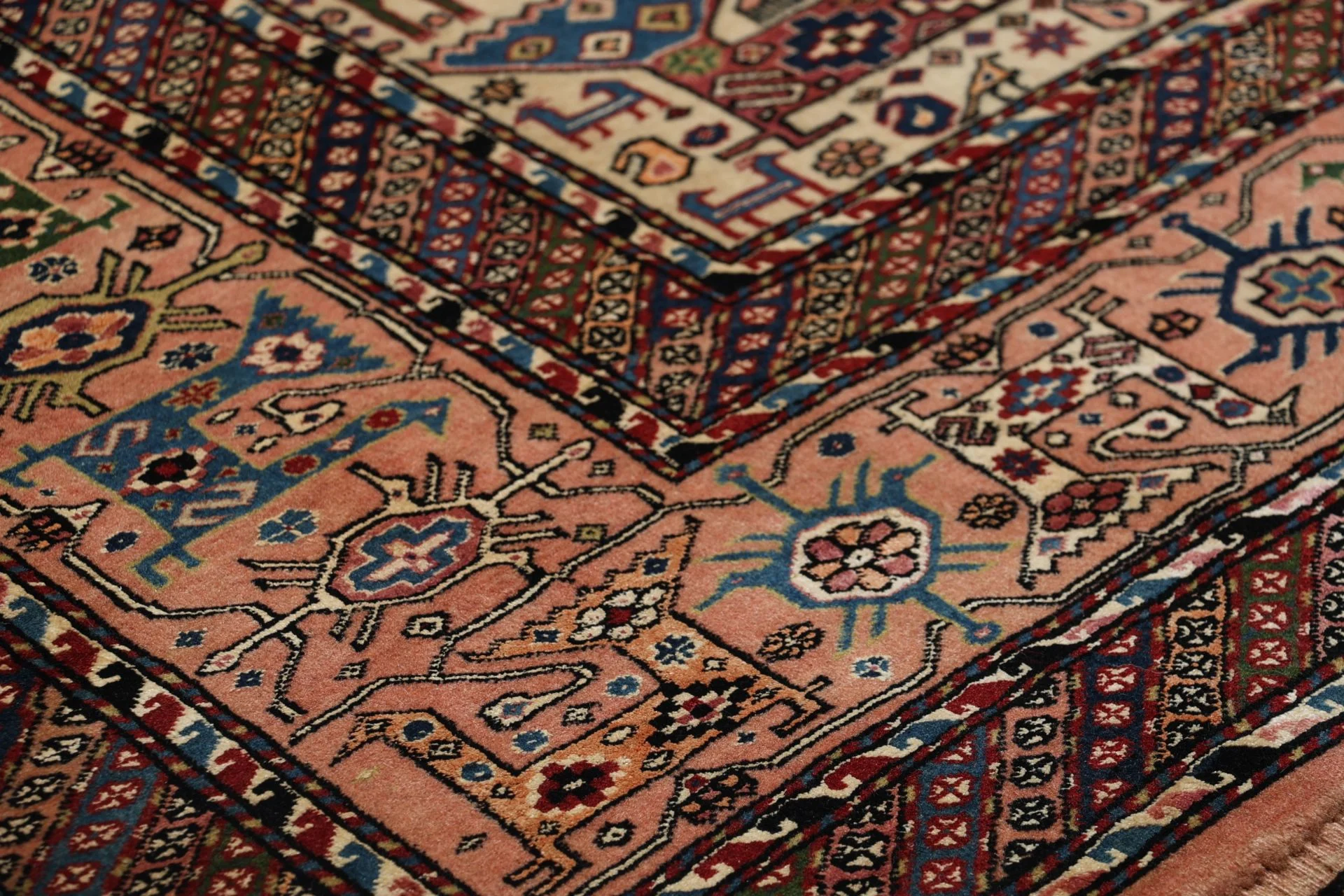 Qashqai Persian Rug 205 × 300 cm, Wool, hand-knotted