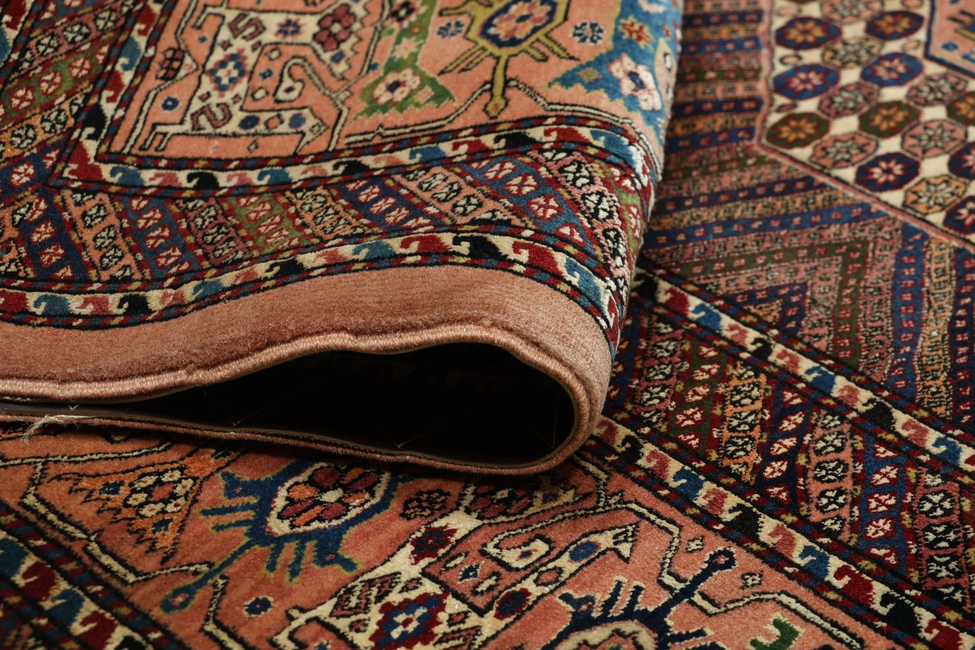 Qashqai Persian Rug 205 × 300 cm, Wool, hand-knotted