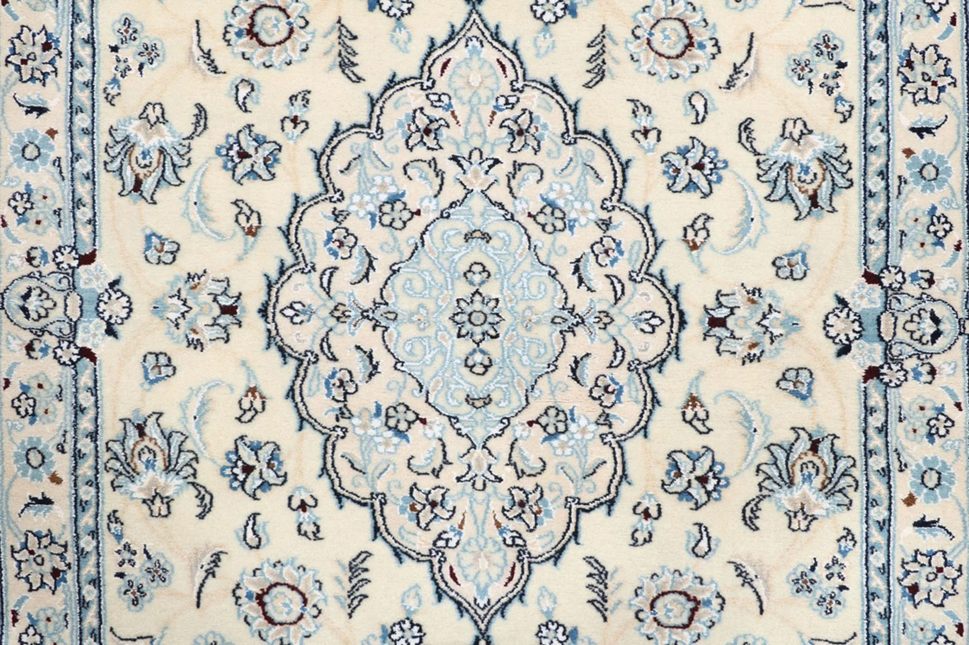 perserteppich-nain-100-x-210-cm-schurwolle-seide-handgeknupft-2 Nain Persian Rug — hand-knotted, 100 × 210 cm, Wool & Silk