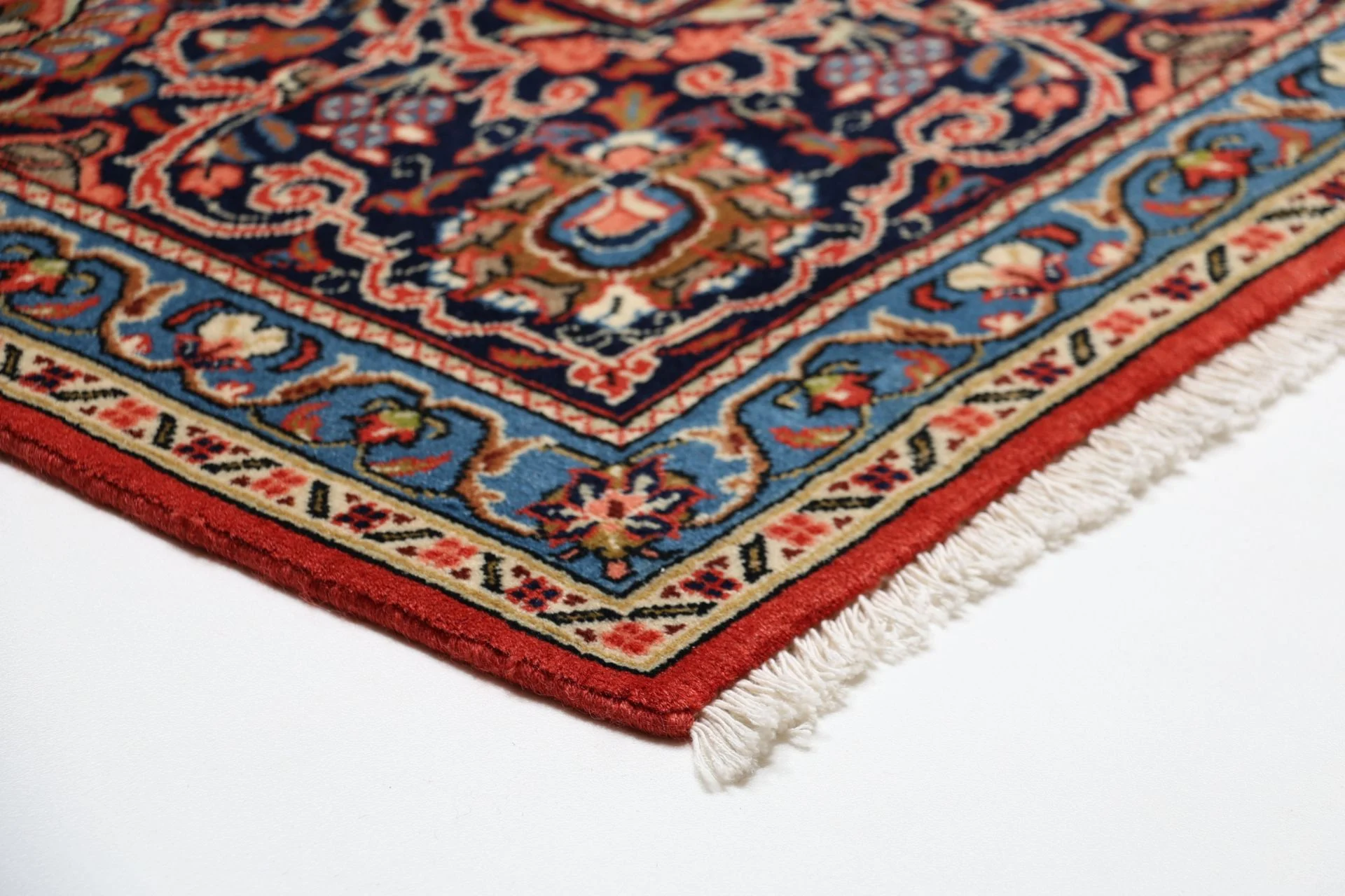 Sarouk Persian Rug — hand-knotted, 265 × 366 cm, Wool