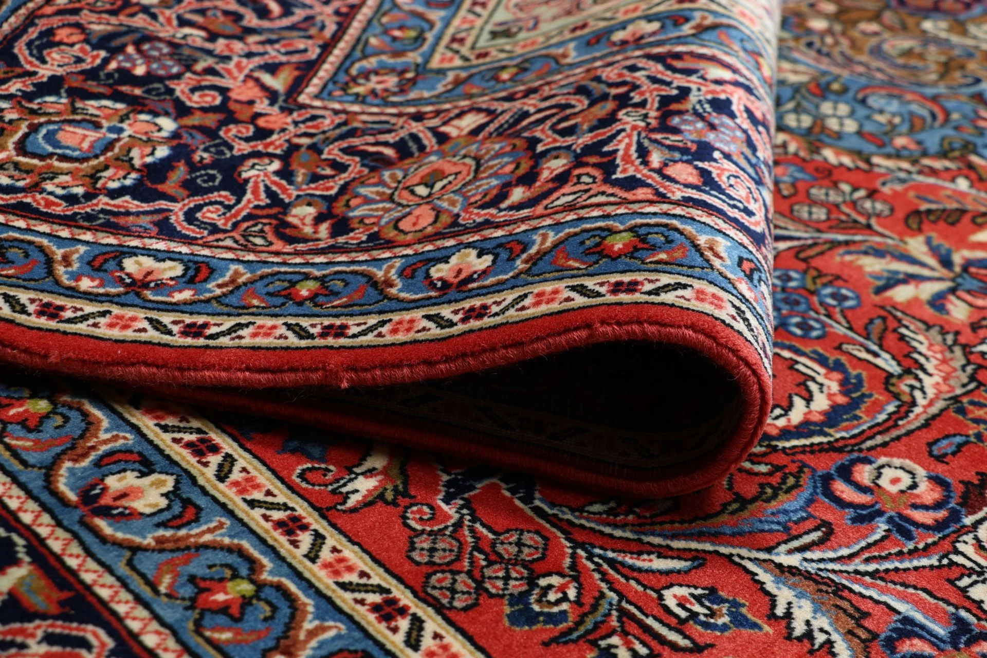 Sarouk Persian Rug — hand-knotted, 265 × 366 cm, Wool