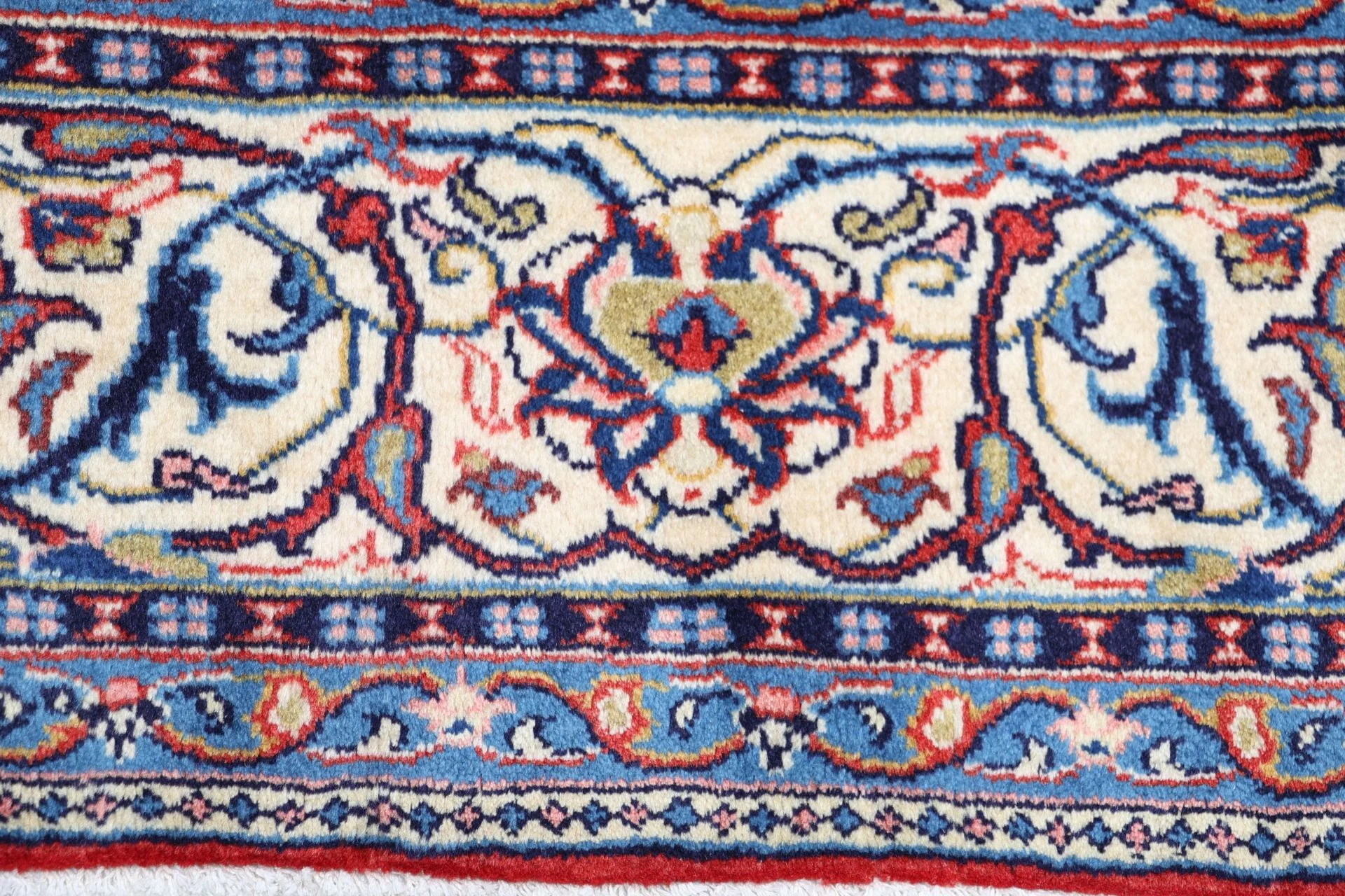Sarouk Persian Rug 250 × 355 cm, Wool, hand-knotted