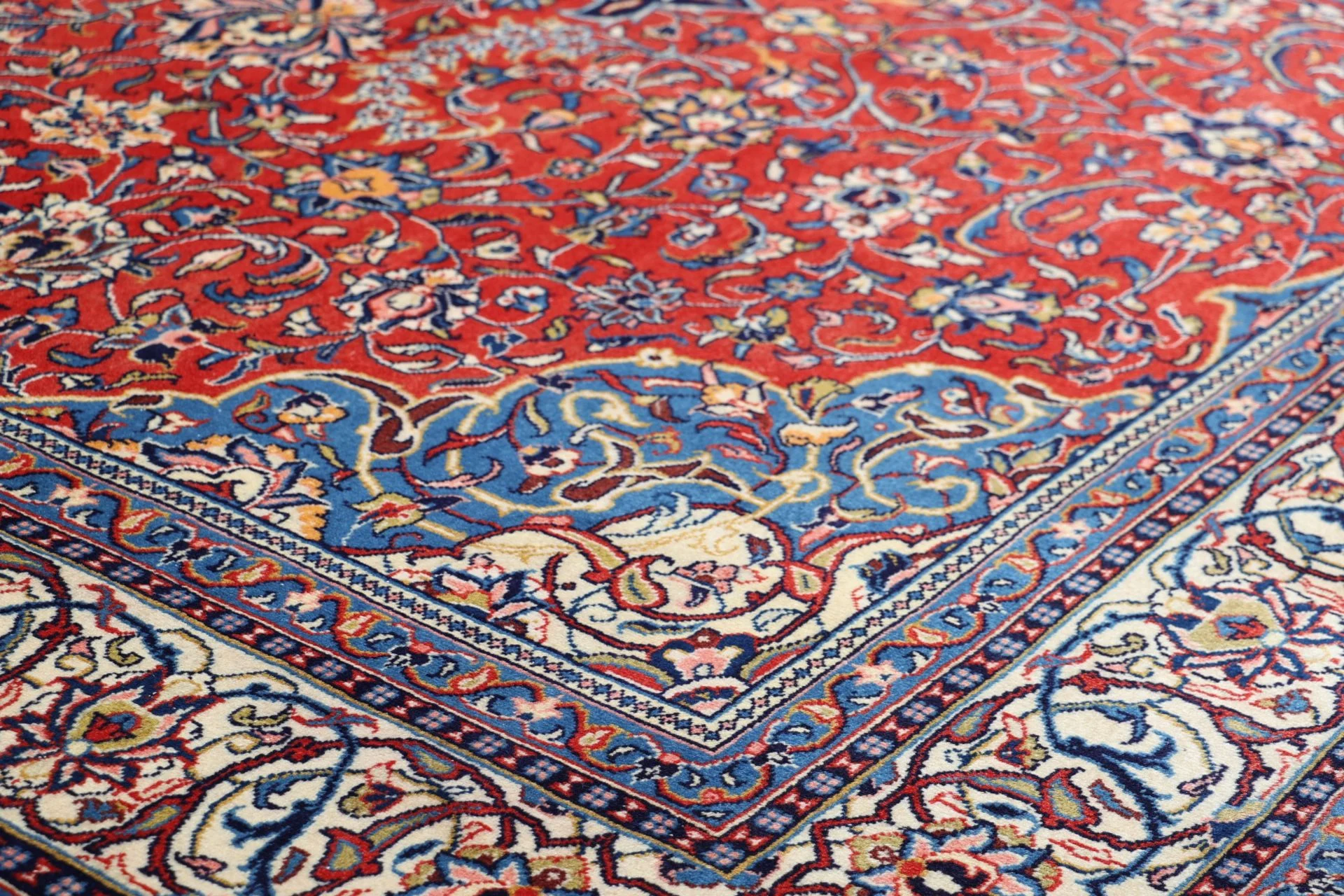 Sarouk Persian Rug 250 × 355 cm, Wool, hand-knotted