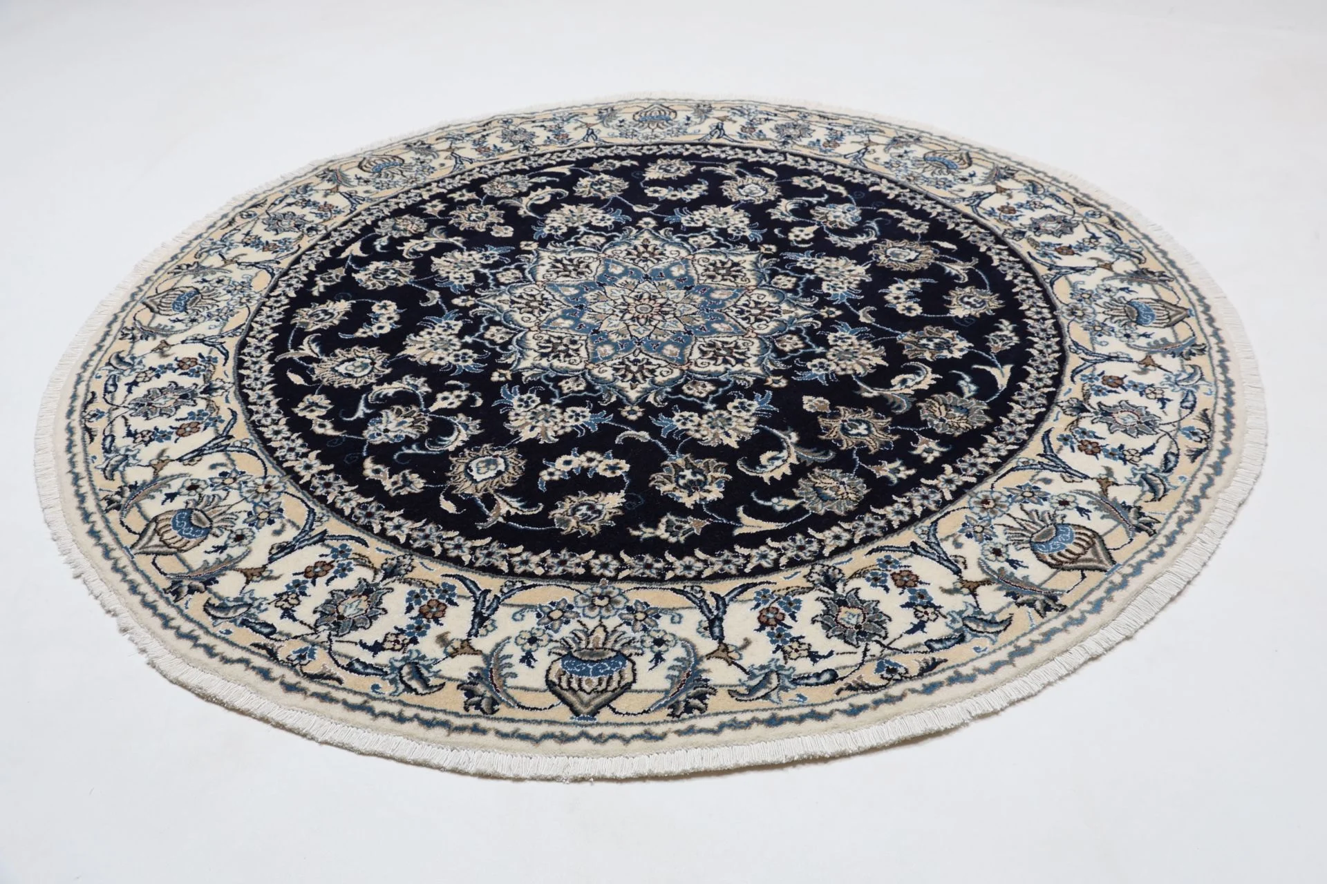 Nain Persian Rug — hand-knotted, 198 × 198 cm, Wool